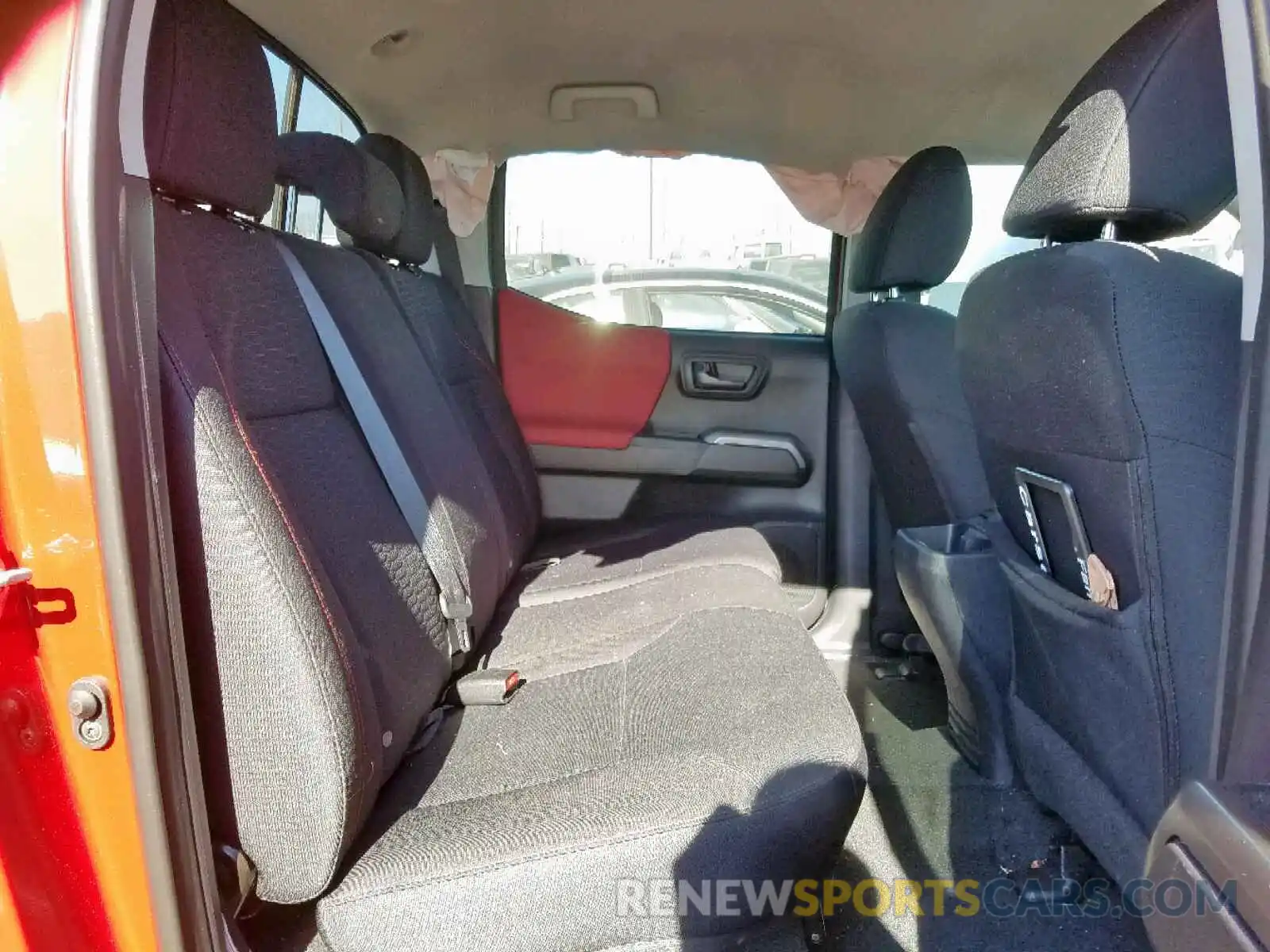 6 Photograph of a damaged car 5TFAX5GN6KX150848 TOYOTA TACOMA DOU 2019