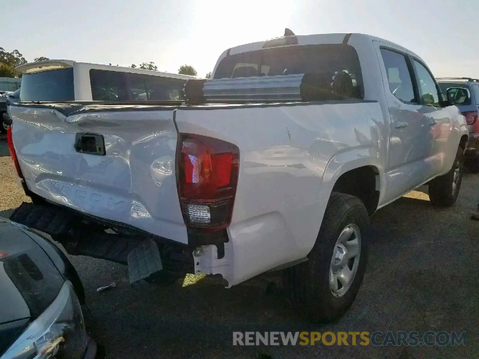 4 Photograph of a damaged car 5TFAX5GN8KX133100 TOYOTA TACOMA DOU 2019