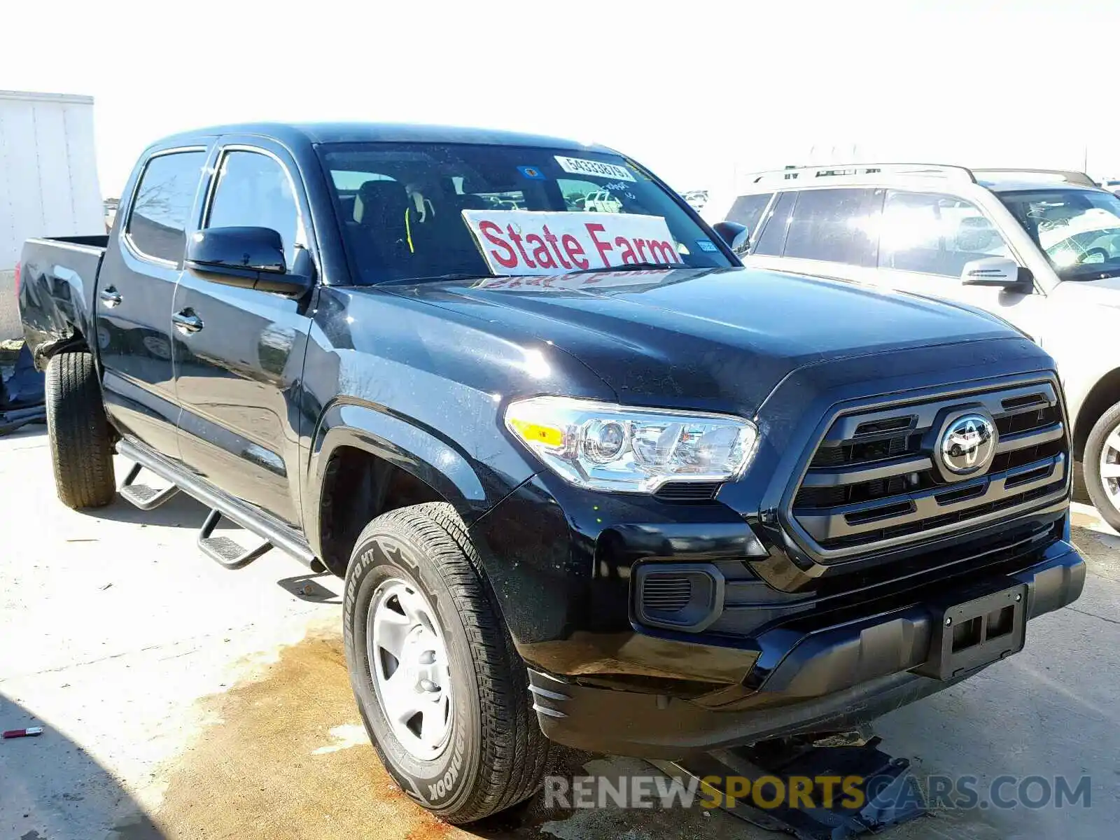 1 Photograph of a damaged car 5TFAX5GNXKX139349 TOYOTA TACOMA DOU 2019