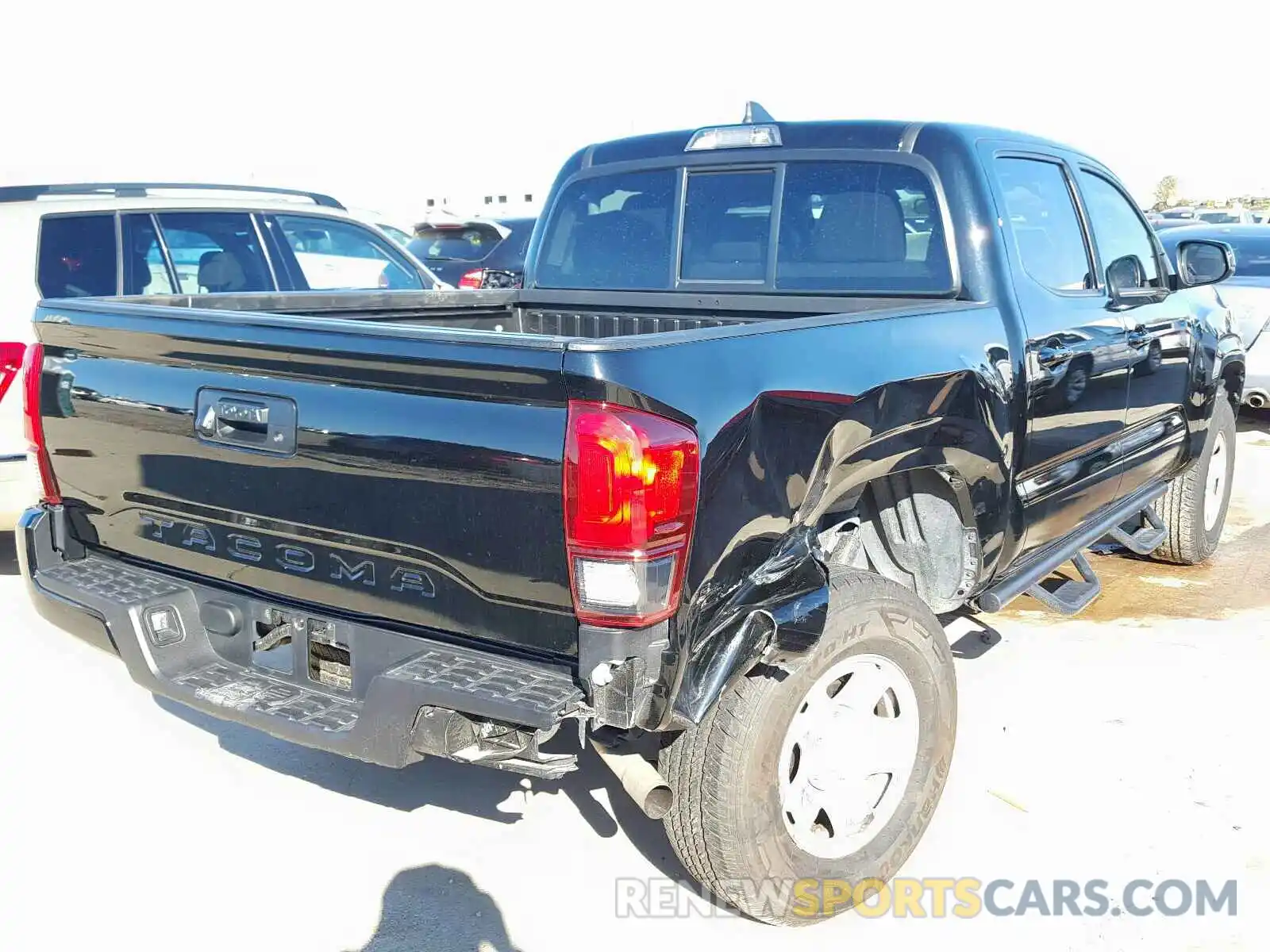 4 Photograph of a damaged car 5TFAX5GNXKX139349 TOYOTA TACOMA DOU 2019