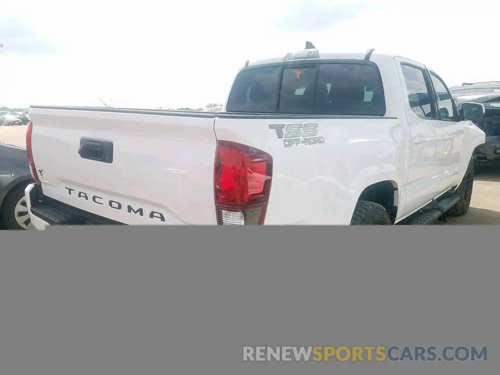 4 Photograph of a damaged car 5TFAX5GNXKX152585 TOYOTA TACOMA DOU 2019