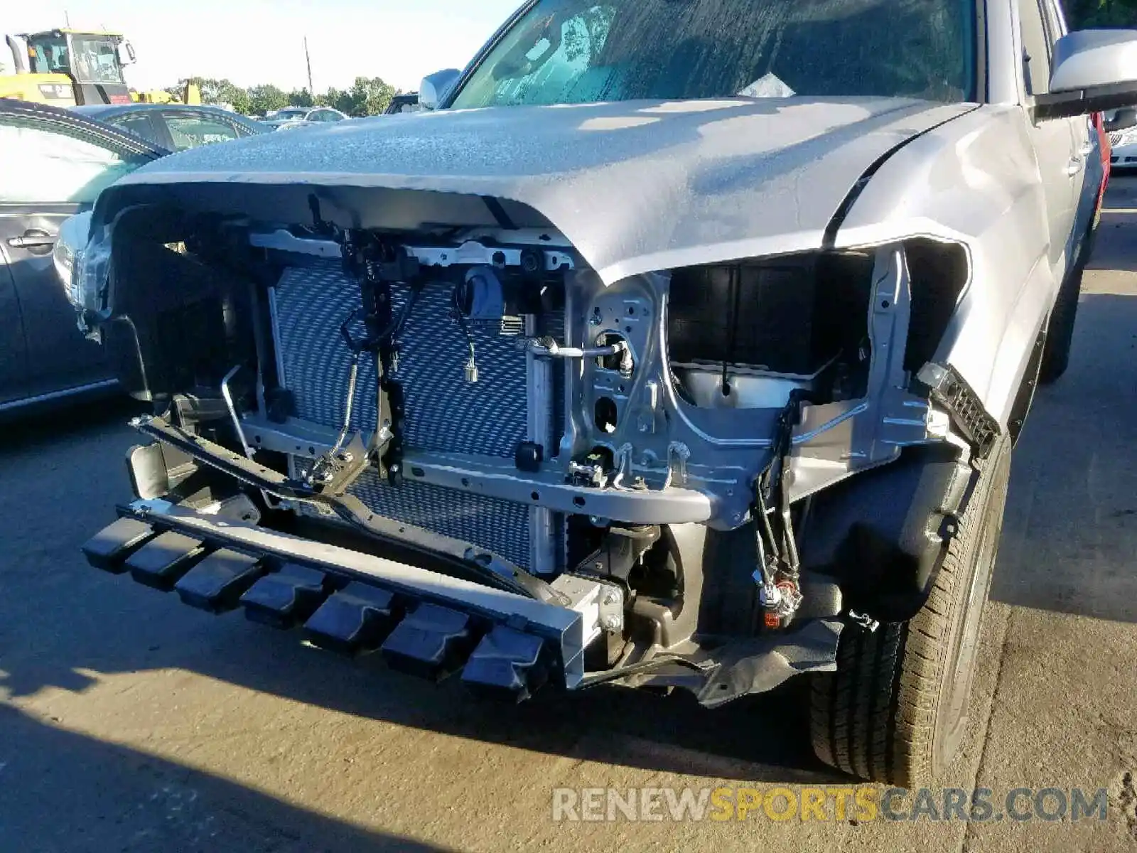 9 Photograph of a damaged car 5TFAX5GNXKX154238 TOYOTA TACOMA DOU 2019