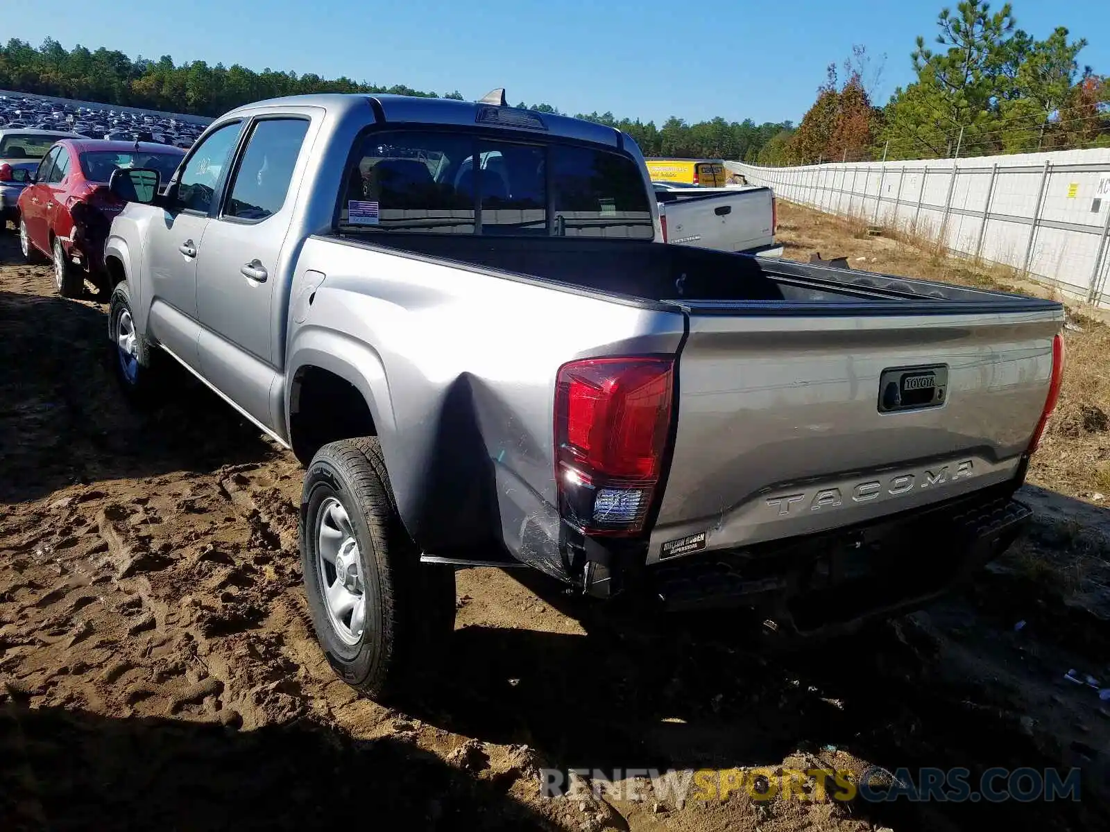 3 Фотография поврежденного автомобиля 5TFAX5GNXKX157477 TOYOTA TACOMA DOU 2019