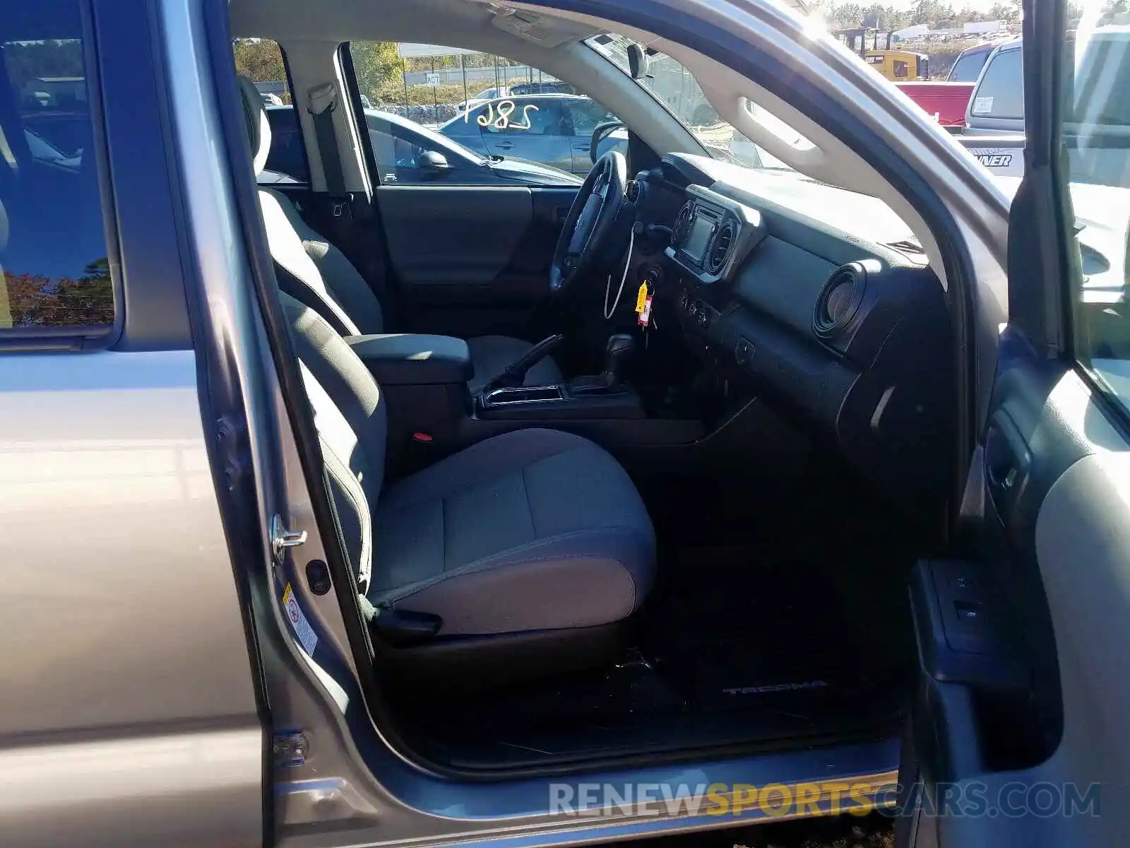 5 Photograph of a damaged car 5TFAX5GNXKX157477 TOYOTA TACOMA DOU 2019