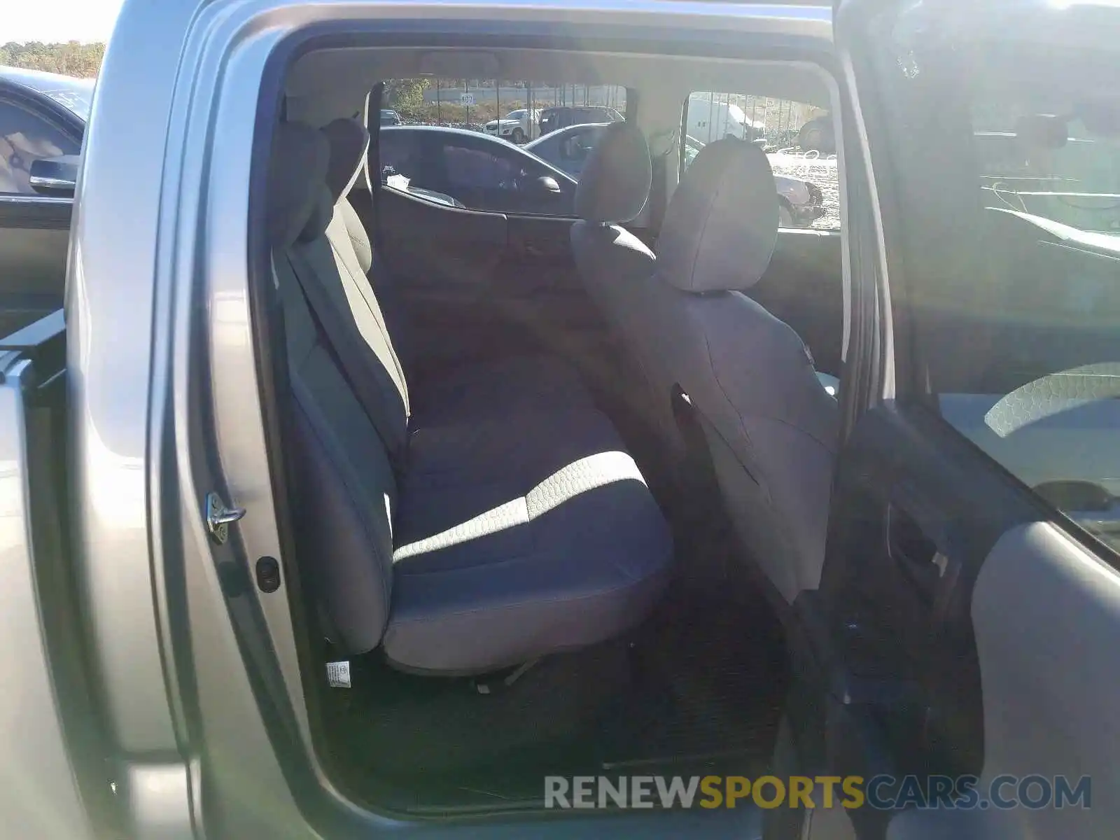 6 Photograph of a damaged car 5TFAX5GNXKX157477 TOYOTA TACOMA DOU 2019