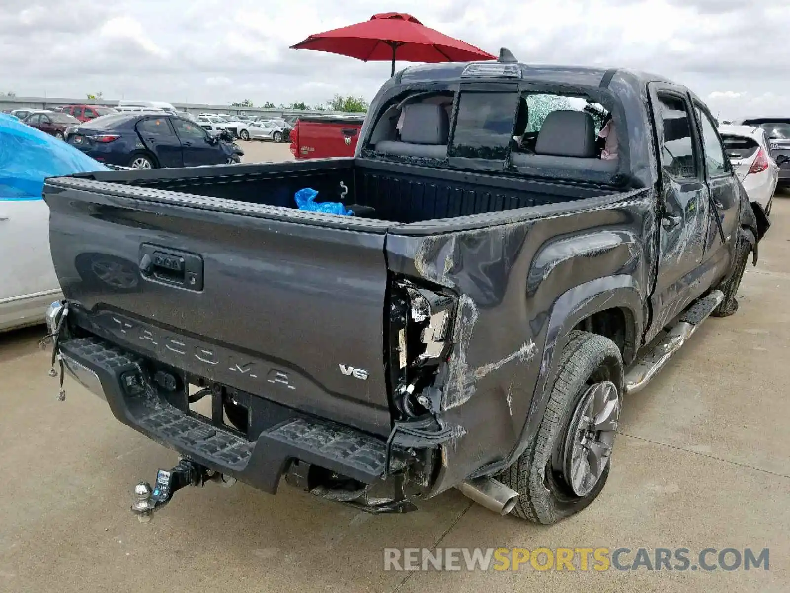 4 Фотография поврежденного автомобиля 5TFAZ5CN0KX081302 TOYOTA TACOMA DOU 2019