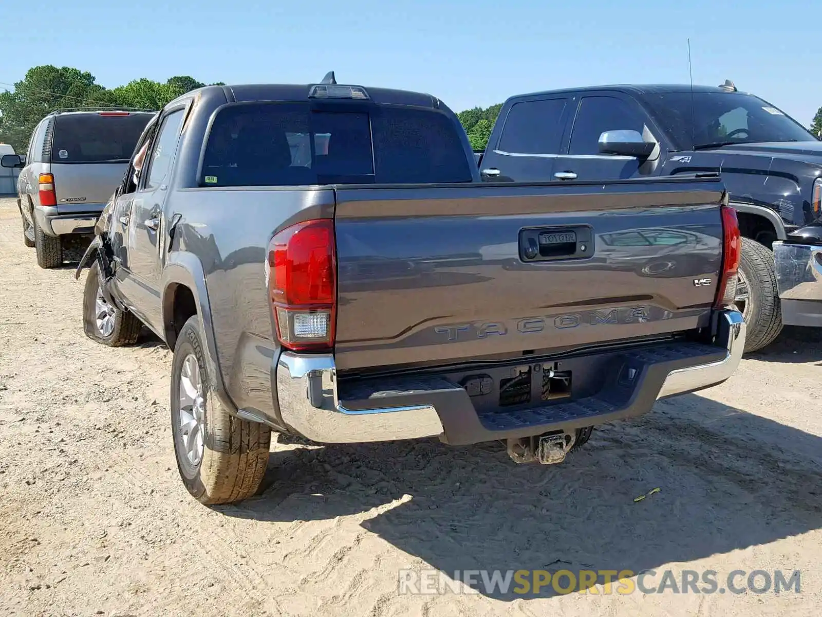 3 Photograph of a damaged car 5TFAZ5CN1KX079851 TOYOTA TACOMA DOU 2019