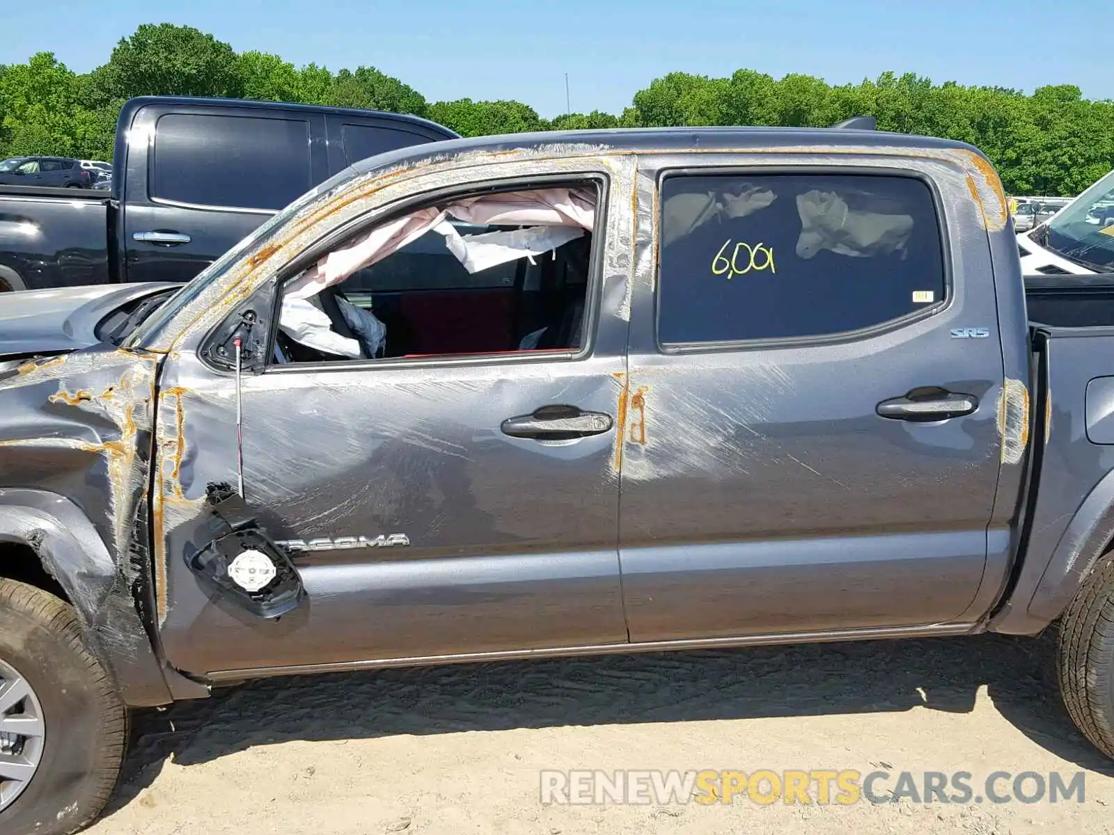 9 Photograph of a damaged car 5TFAZ5CN1KX079851 TOYOTA TACOMA DOU 2019