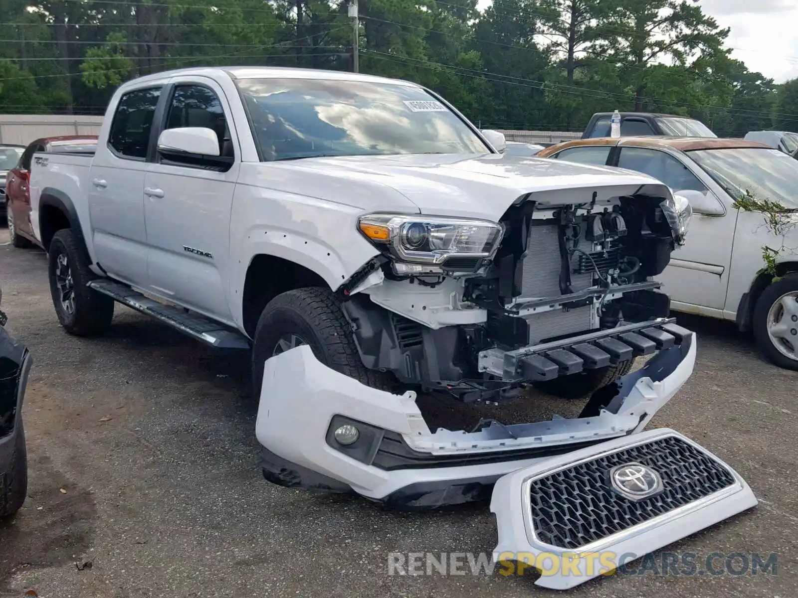 1 Photograph of a damaged car 5TFAZ5CN3KX075820 TOYOTA TACOMA DOU 2019