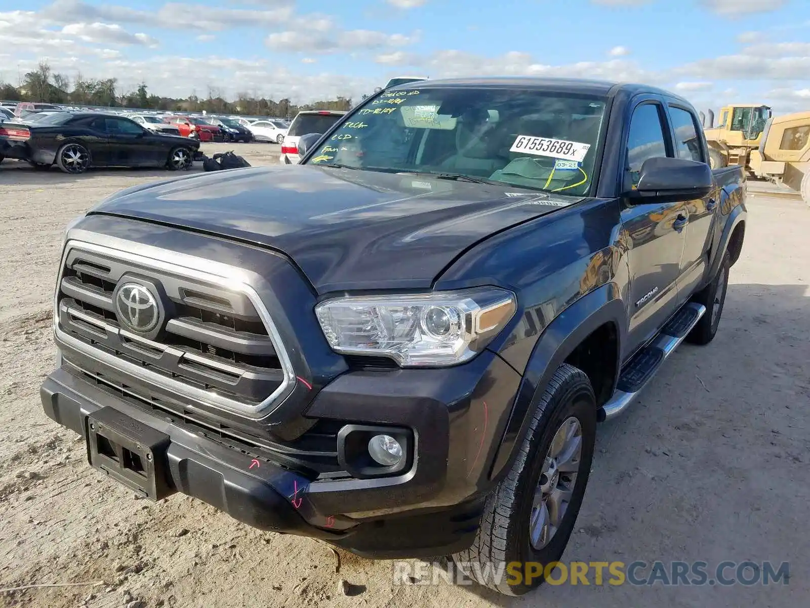 2 Фотография поврежденного автомобиля 5TFAZ5CN3KX078362 TOYOTA TACOMA DOU 2019