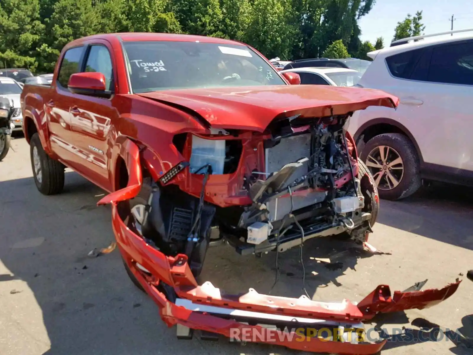 1 Photograph of a damaged car 5TFAZ5CN4KX078855 TOYOTA TACOMA DOU 2019