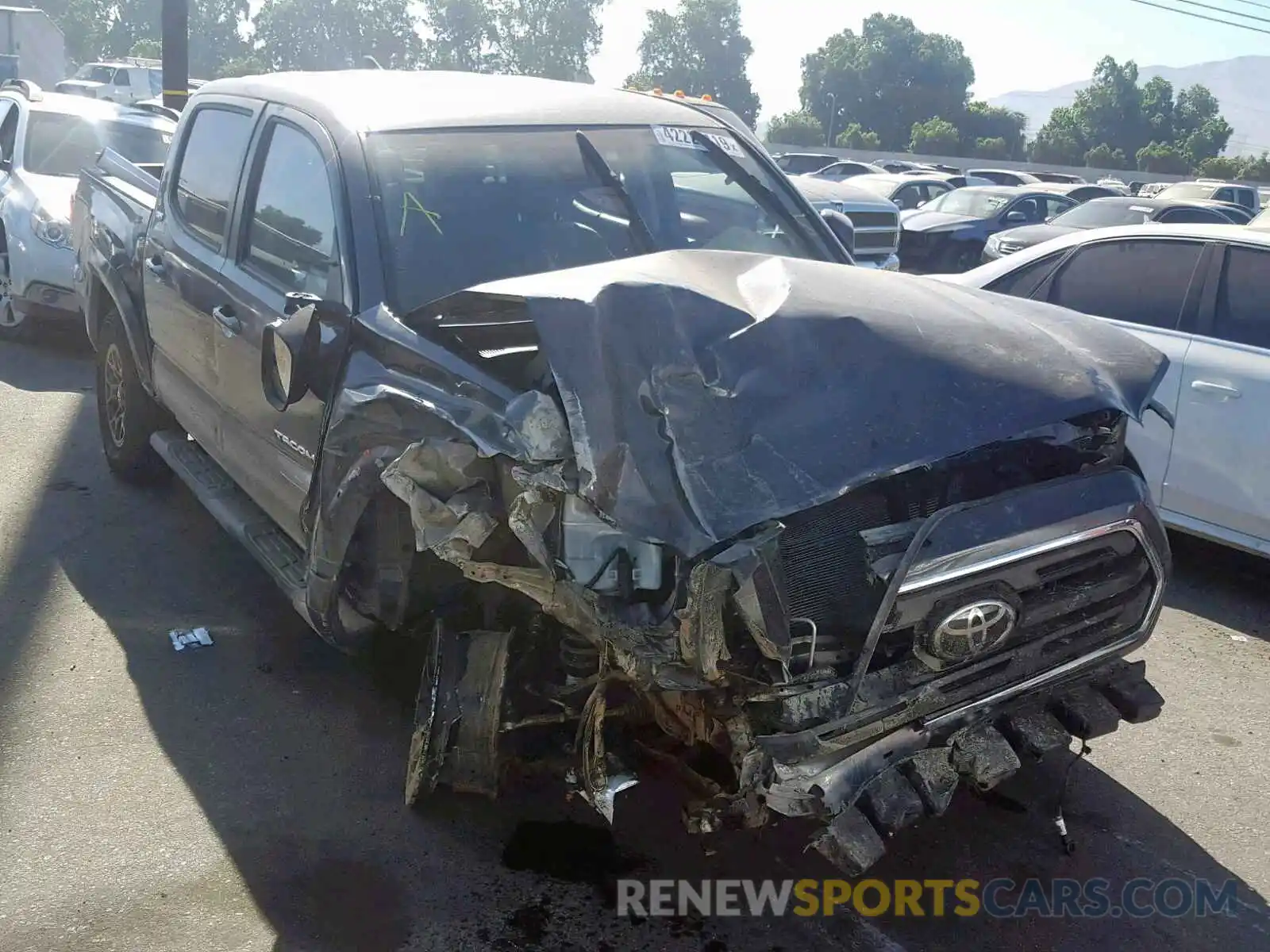 1 Photograph of a damaged car 5TFAZ5CN4KX083246 TOYOTA TACOMA DOU 2019