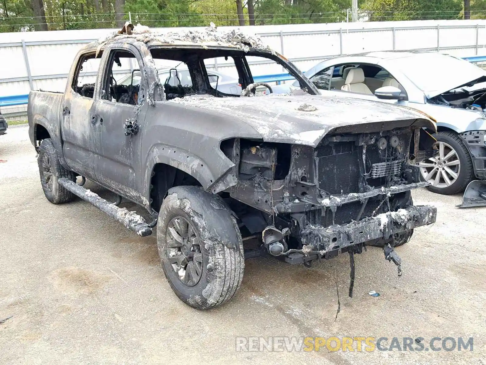 1 Photograph of a damaged car 5TFAZ5CN8KX077840 TOYOTA TACOMA DOU 2019