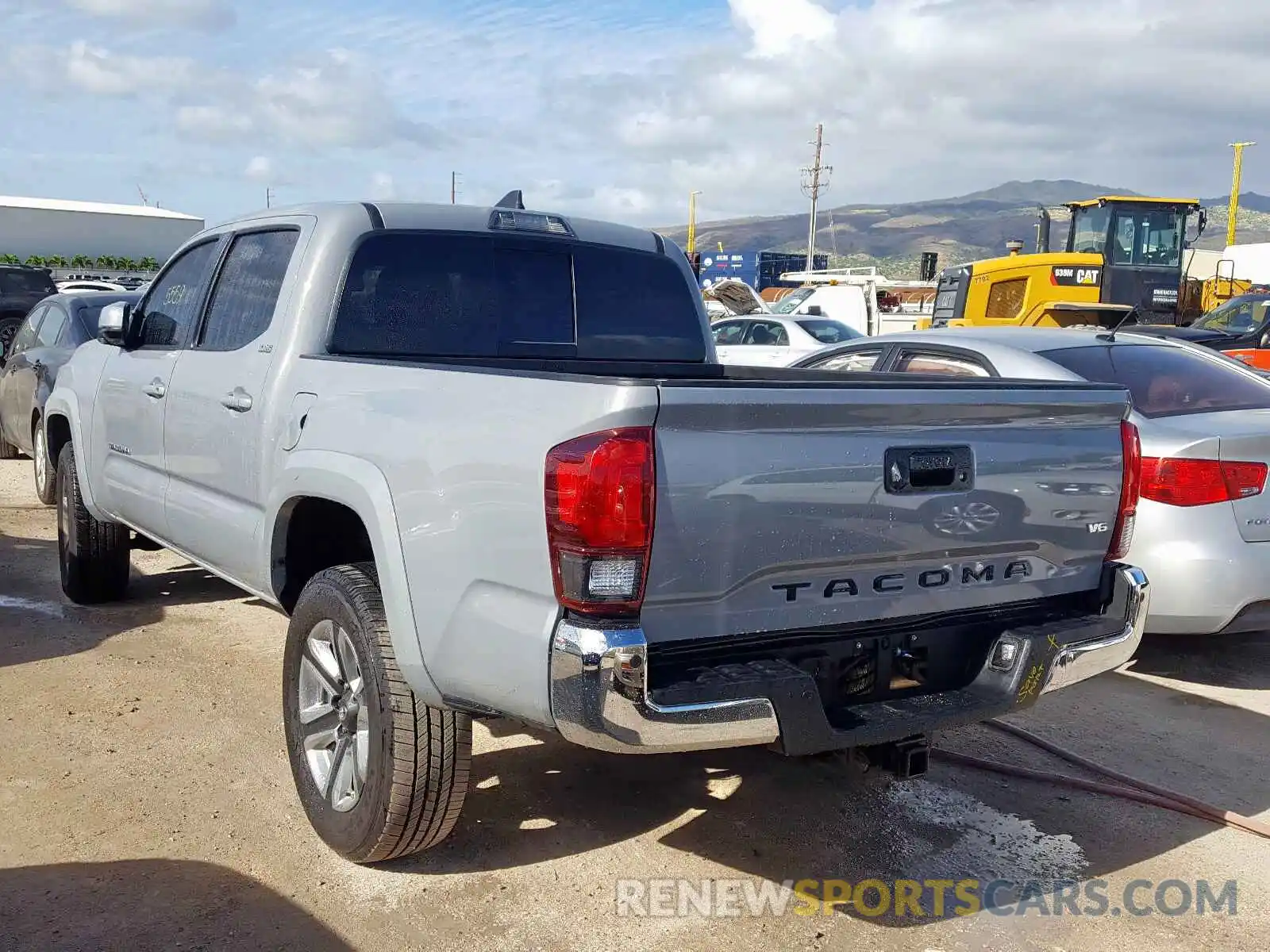 3 Photograph of a damaged car 5TFAZ5CN8KX082083 TOYOTA TACOMA DOU 2019