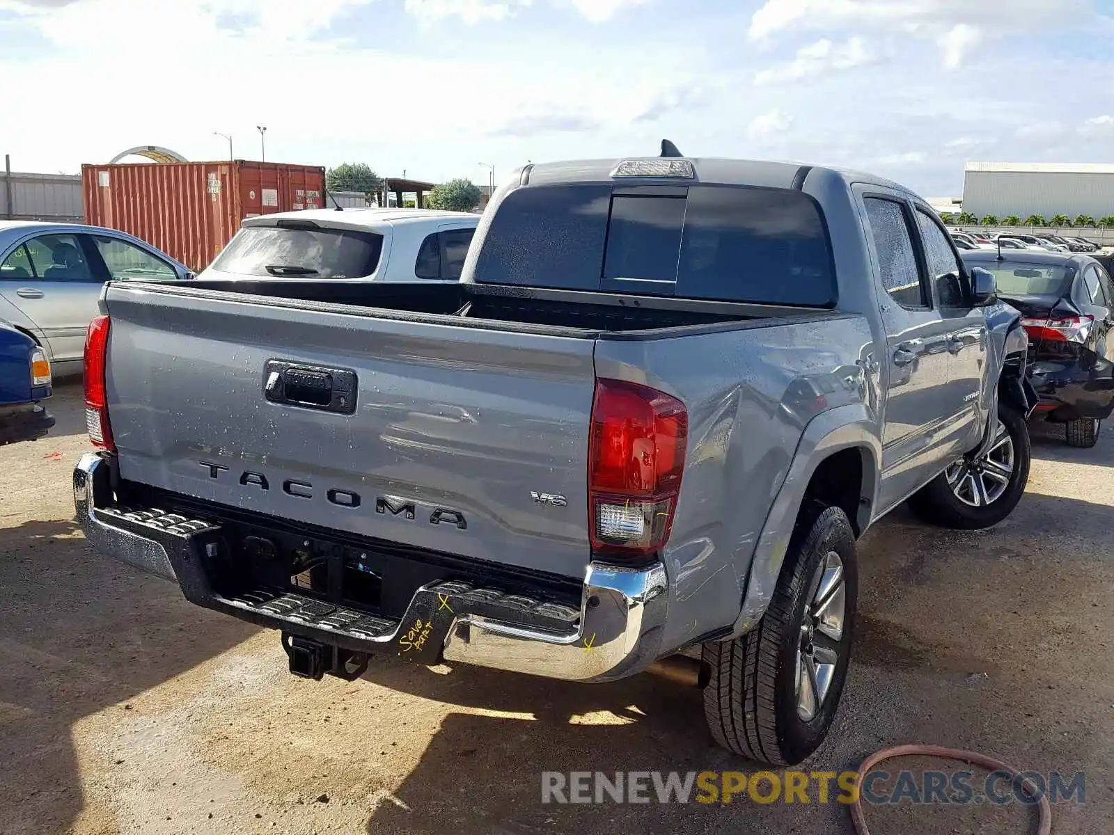 4 Photograph of a damaged car 5TFAZ5CN8KX082083 TOYOTA TACOMA DOU 2019