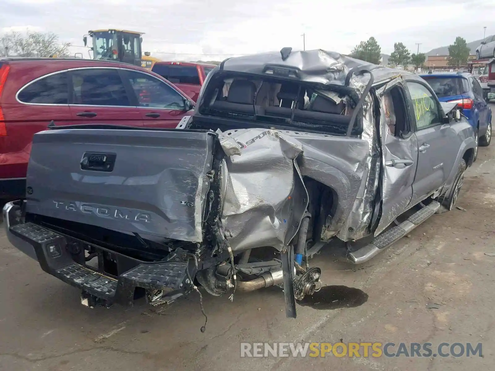 4 Фотография поврежденного автомобиля 5TFAZ5CNXKX074745 TOYOTA TACOMA DOU 2019