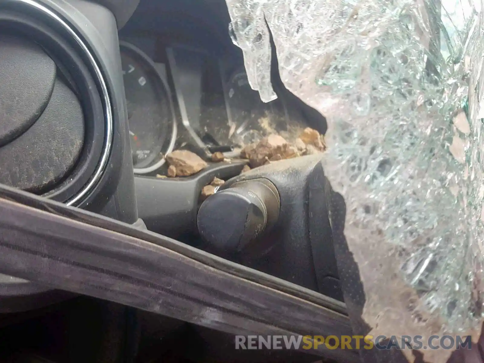 8 Photograph of a damaged car 5TFAZ5CNXKX074745 TOYOTA TACOMA DOU 2019