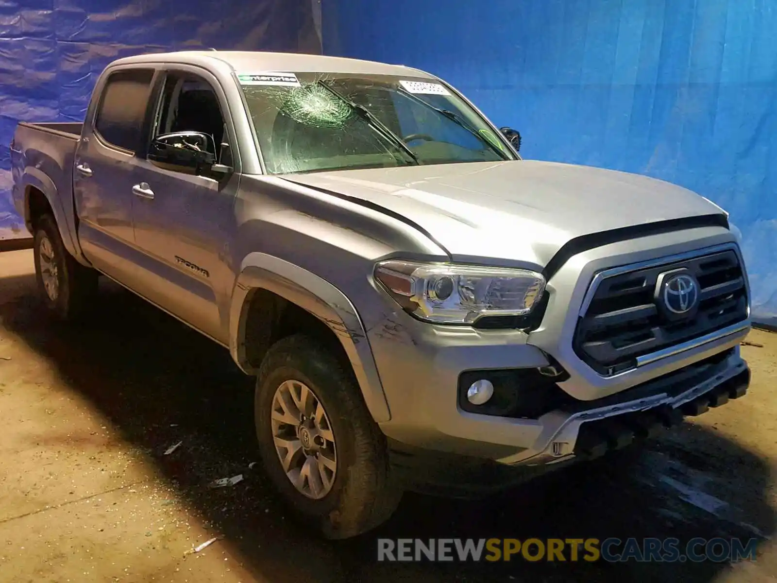 1 Photograph of a damaged car 5TFCZ5AN1KX171036 TOYOTA TACOMA DOU 2019