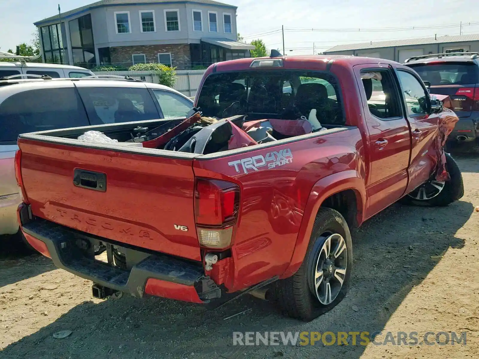 4 Фотография поврежденного автомобиля 5TFCZ5AN2KX175466 TOYOTA TACOMA DOU 2019