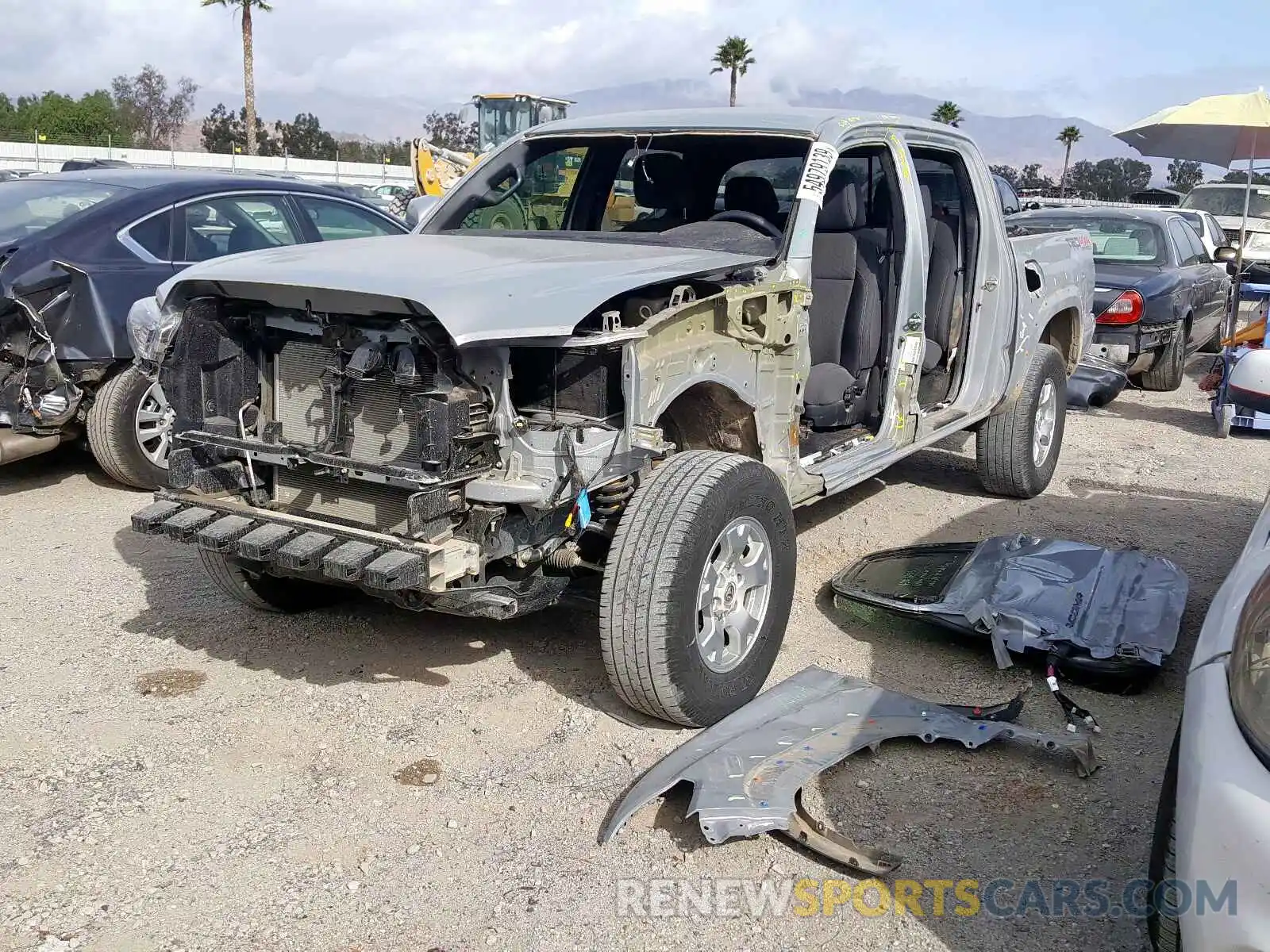 2 Photograph of a damaged car 5TFCZ5AN2KX178853 TOYOTA TACOMA DOU 2019