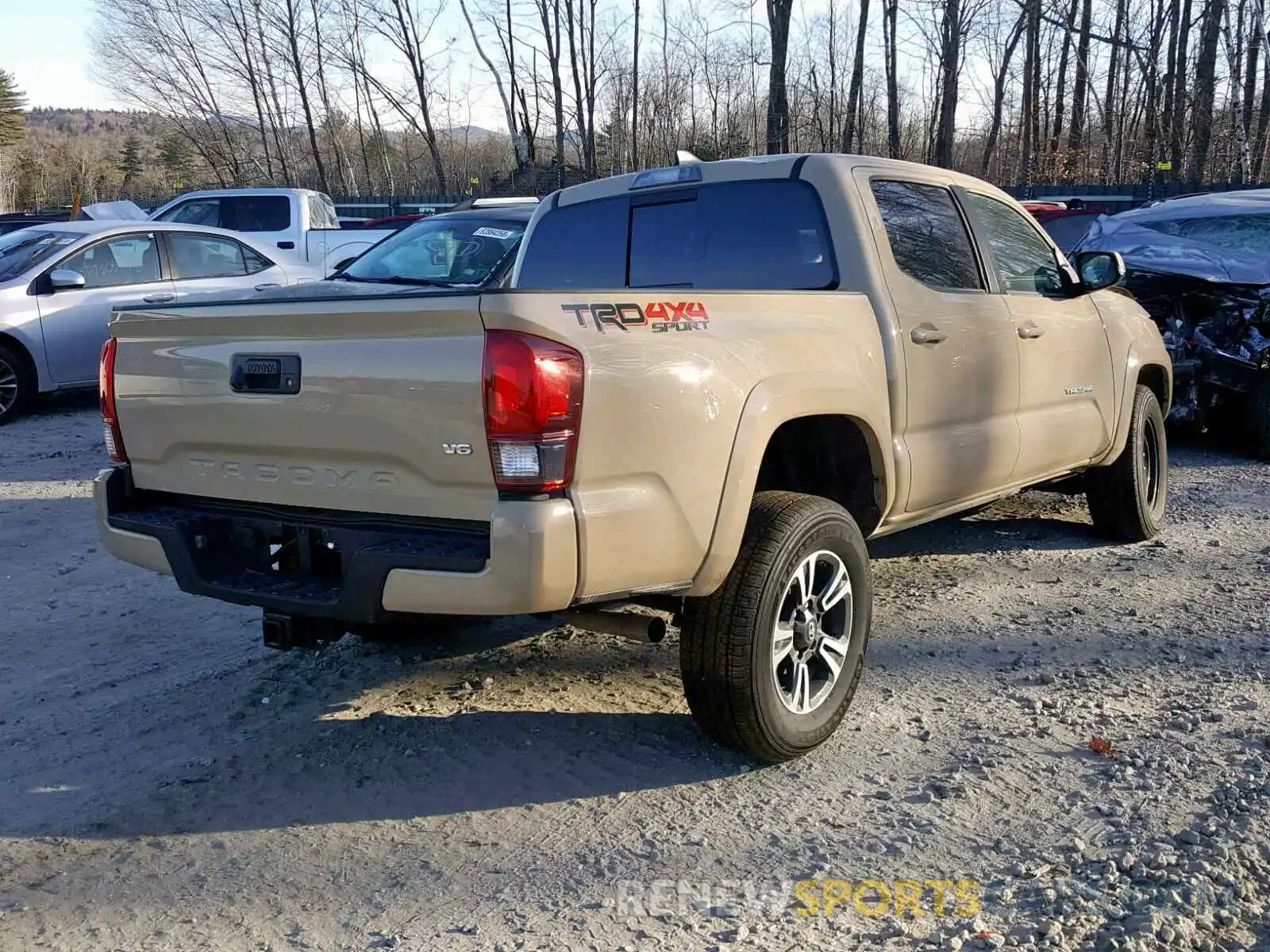 4 Photograph of a damaged car 5TFCZ5AN3KX169689 TOYOTA TACOMA DOU 2019