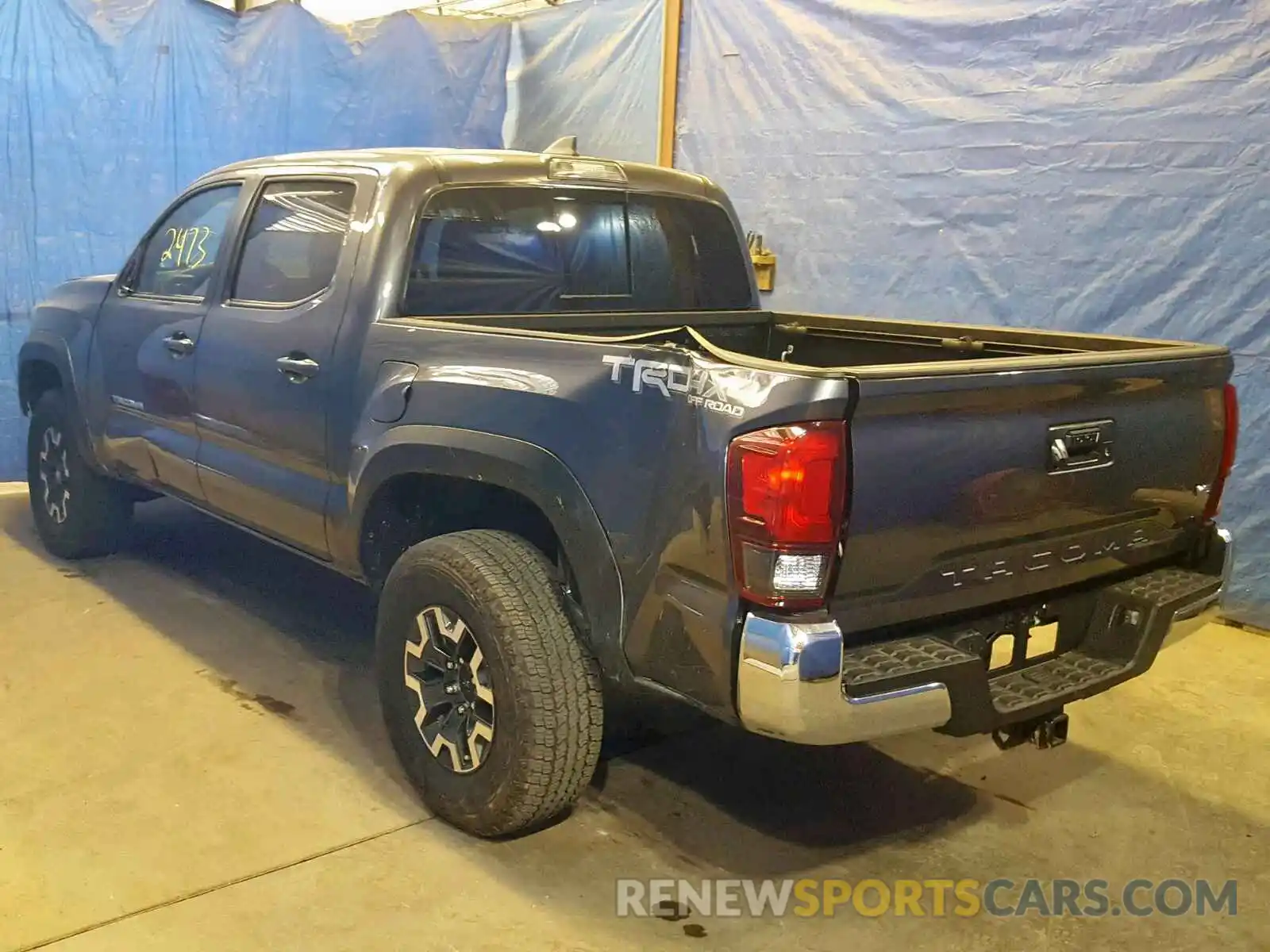 3 Photograph of a damaged car 5TFCZ5AN3KX186802 TOYOTA TACOMA DOU 2019