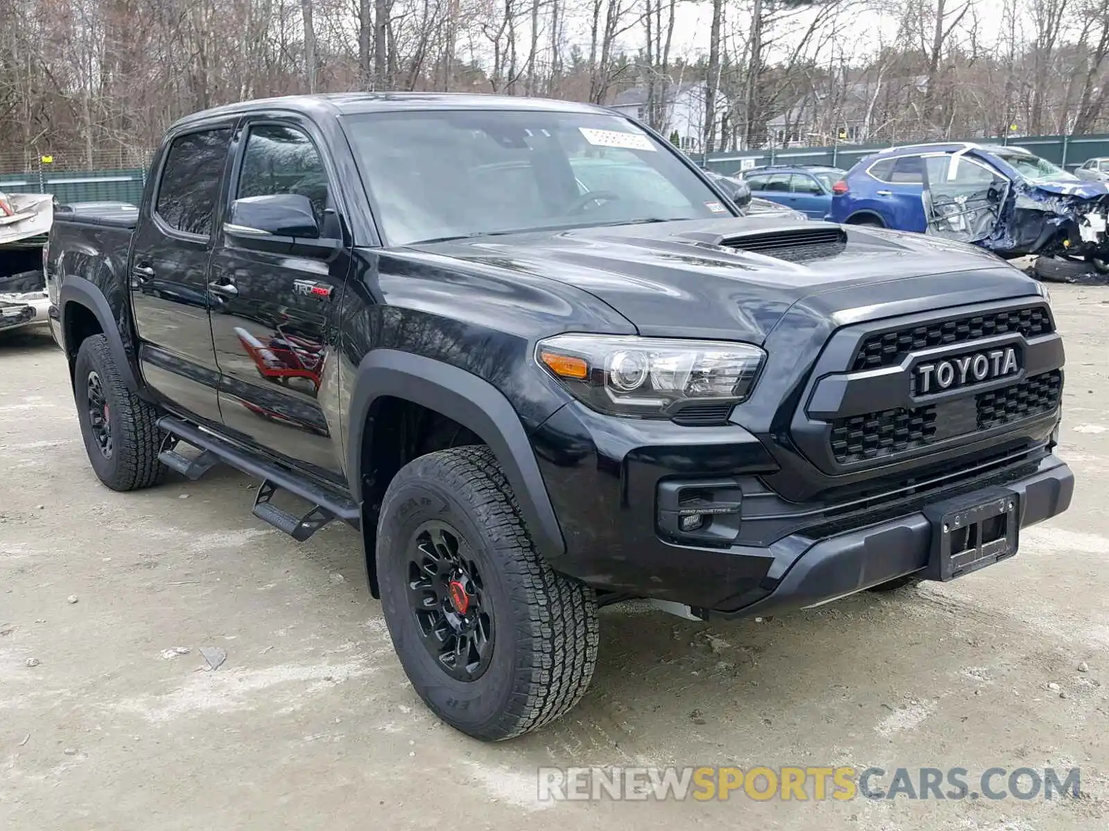 1 Photograph of a damaged car 5TFCZ5AN4KX177798 TOYOTA TACOMA DOU 2019