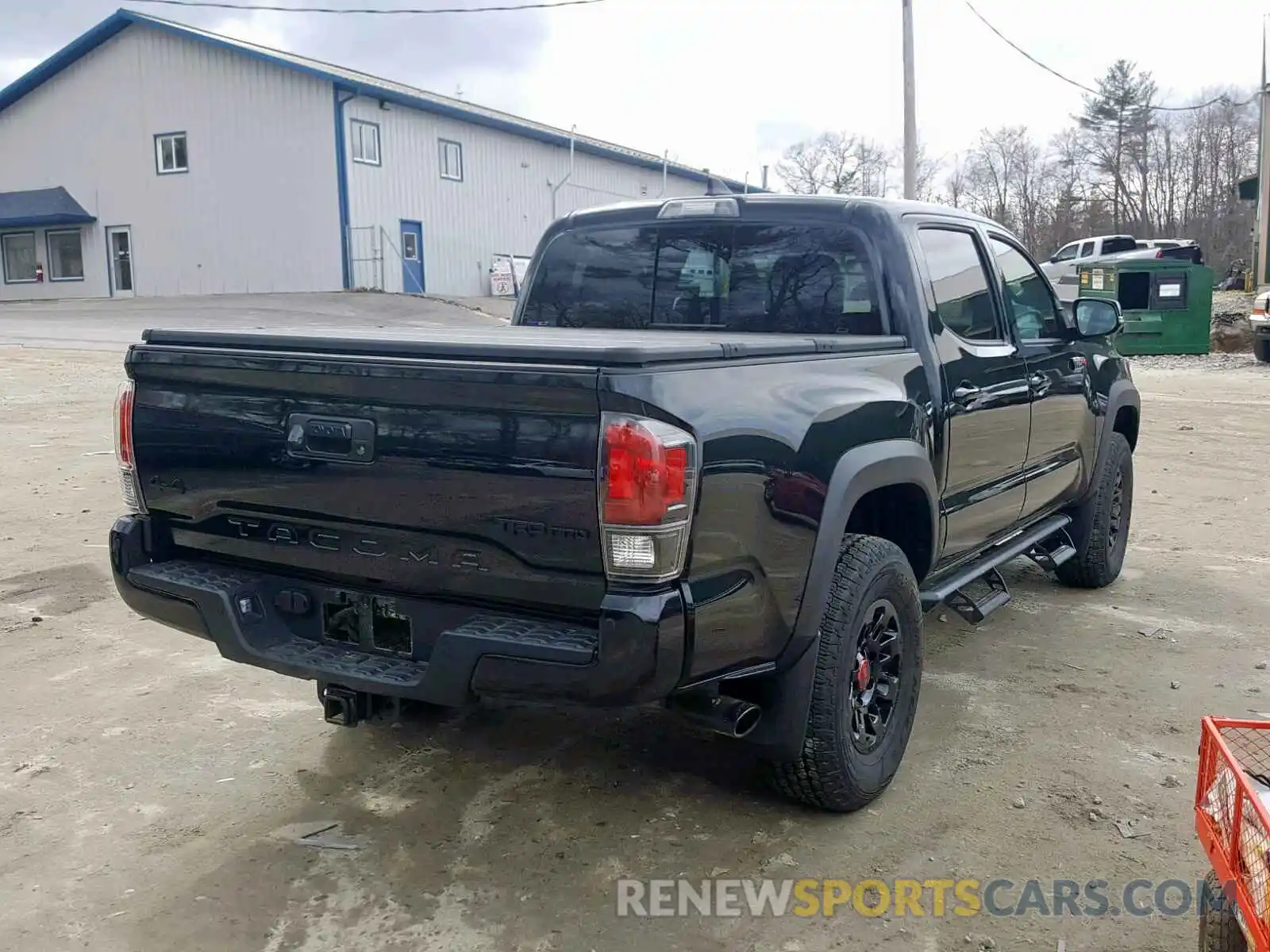 4 Photograph of a damaged car 5TFCZ5AN4KX177798 TOYOTA TACOMA DOU 2019