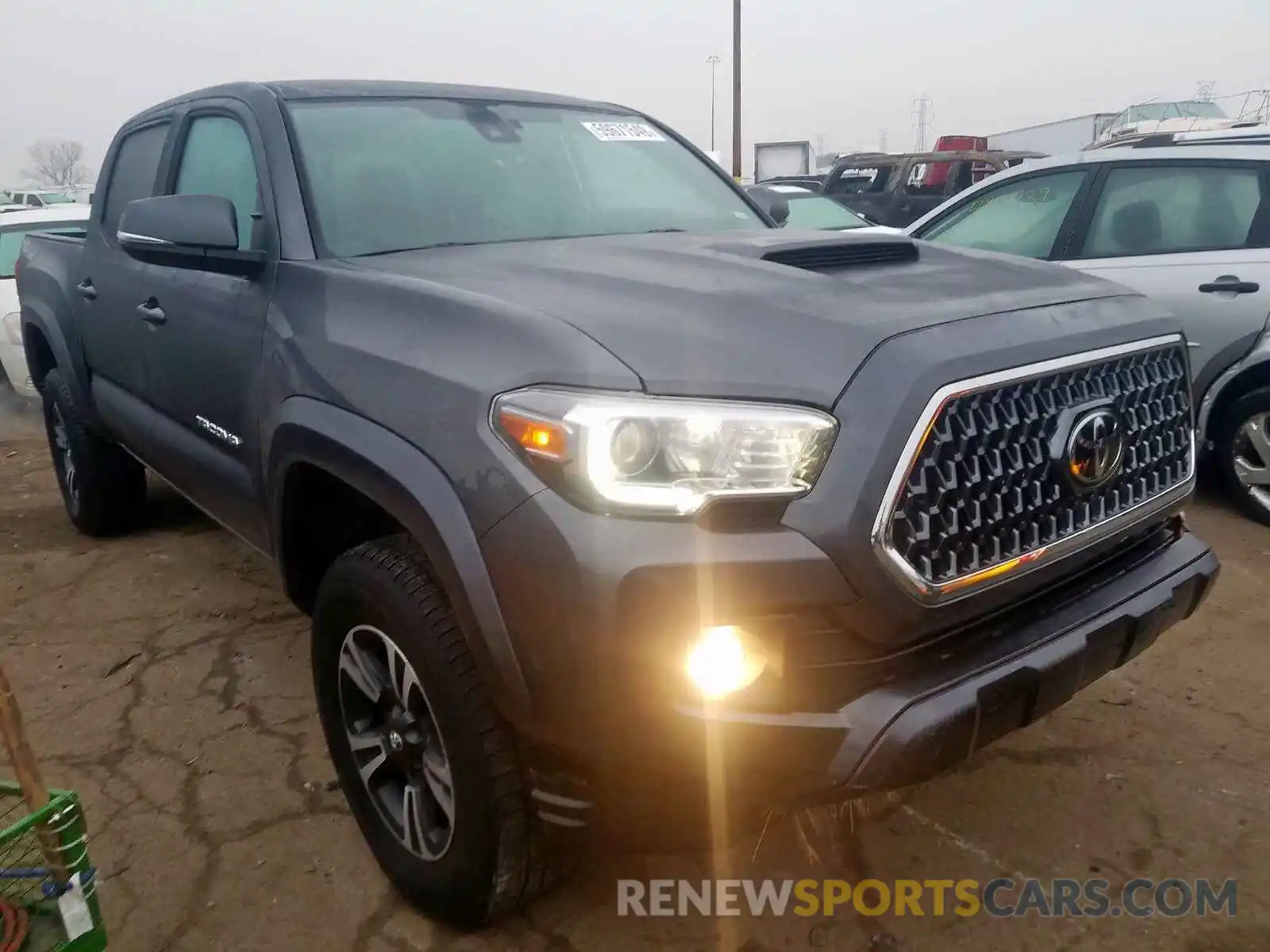 1 Photograph of a damaged car 5TFCZ5AN4KX191667 TOYOTA TACOMA DOU 2019