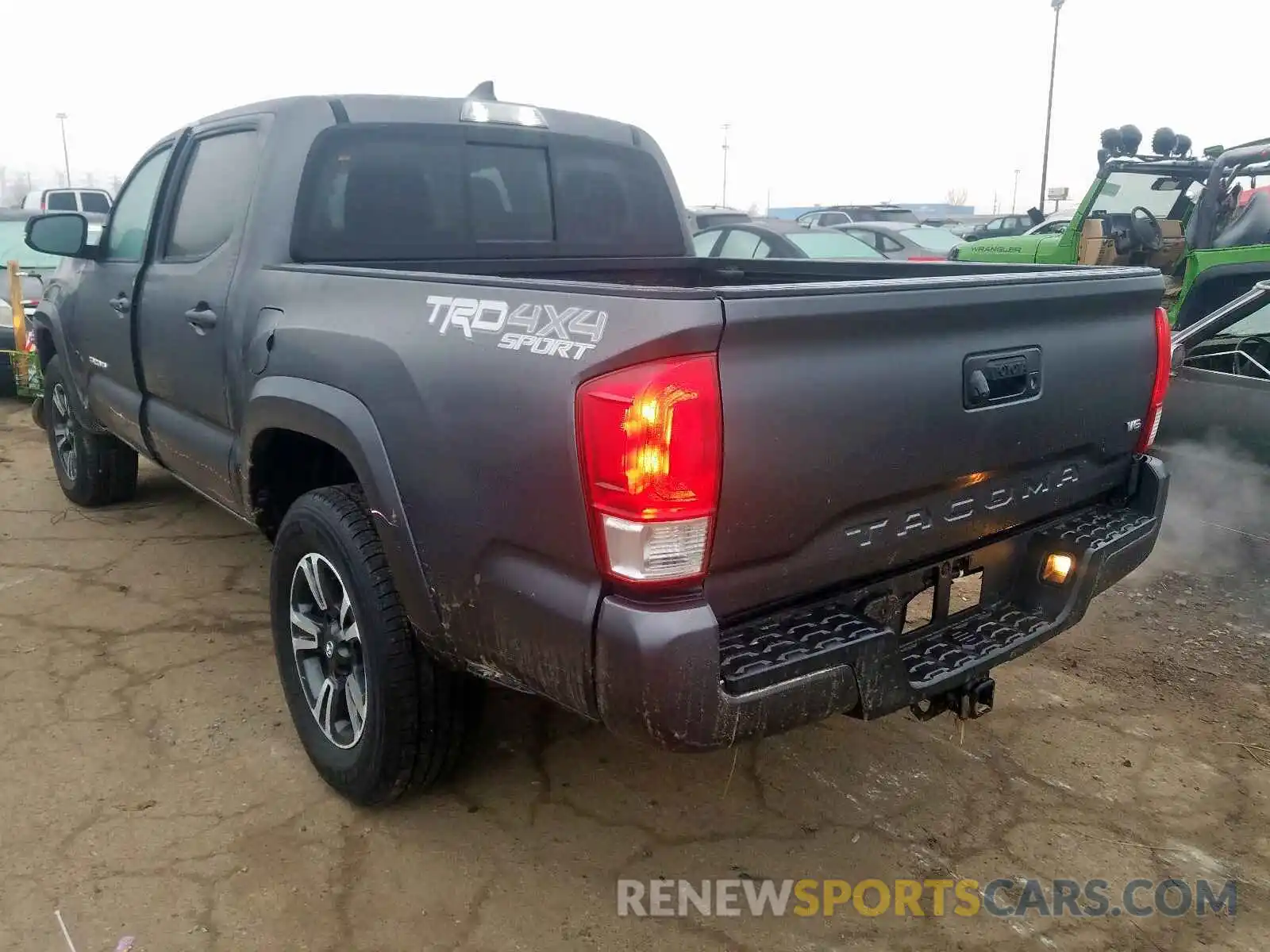 3 Photograph of a damaged car 5TFCZ5AN4KX191667 TOYOTA TACOMA DOU 2019