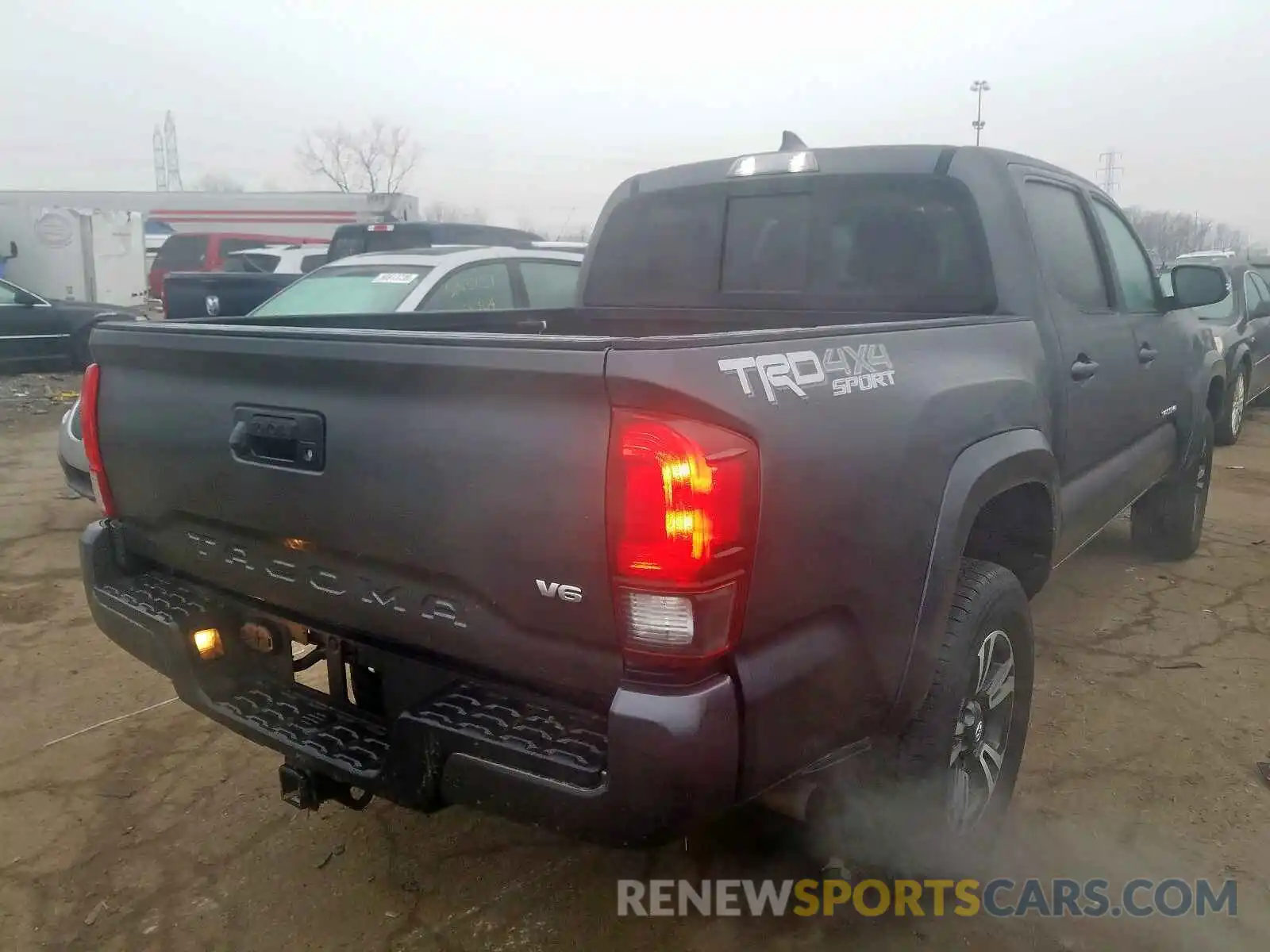 4 Фотография поврежденного автомобиля 5TFCZ5AN4KX191667 TOYOTA TACOMA DOU 2019