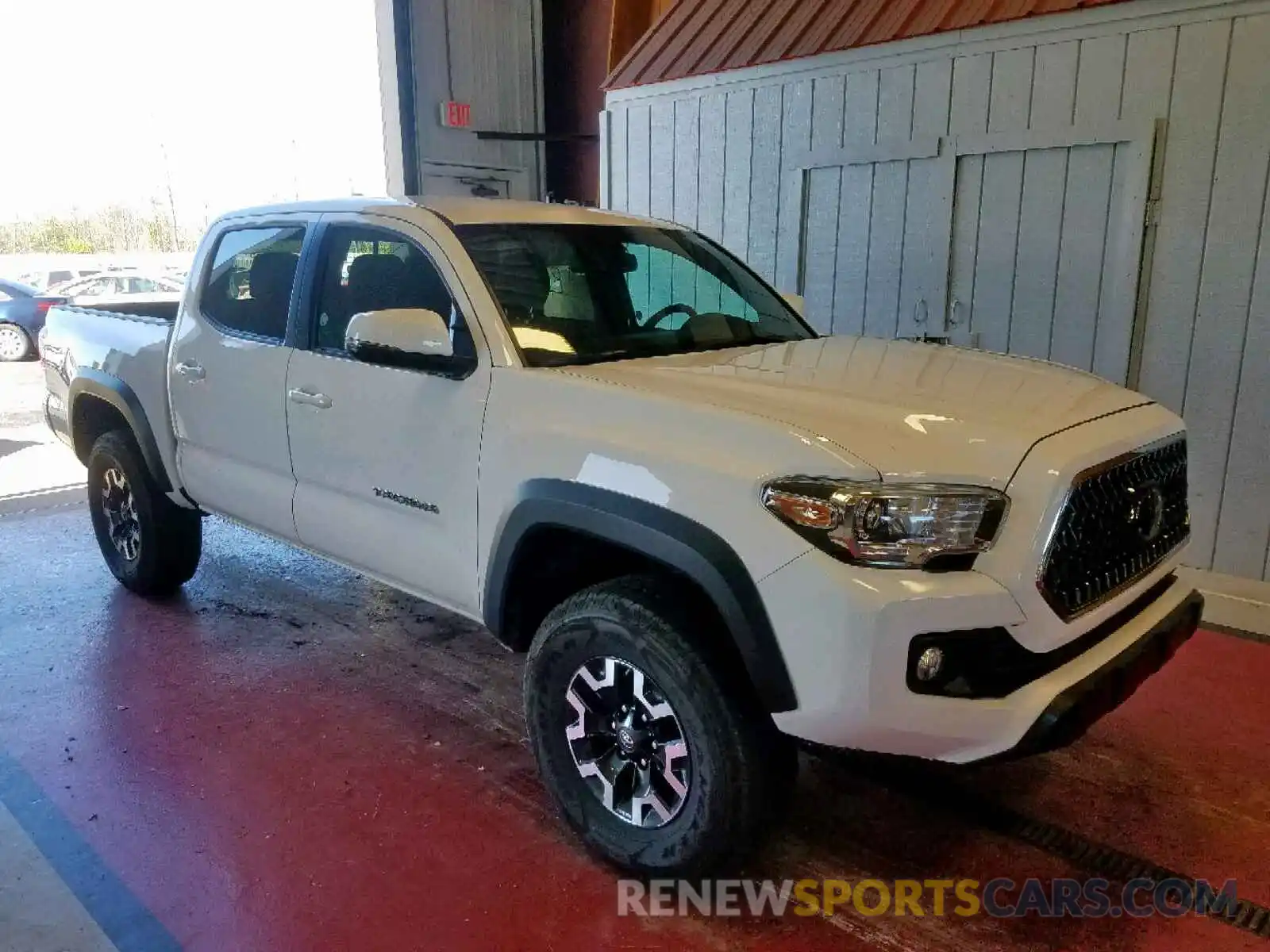 1 Photograph of a damaged car 5TFCZ5AN5KX172416 TOYOTA TACOMA DOU 2019