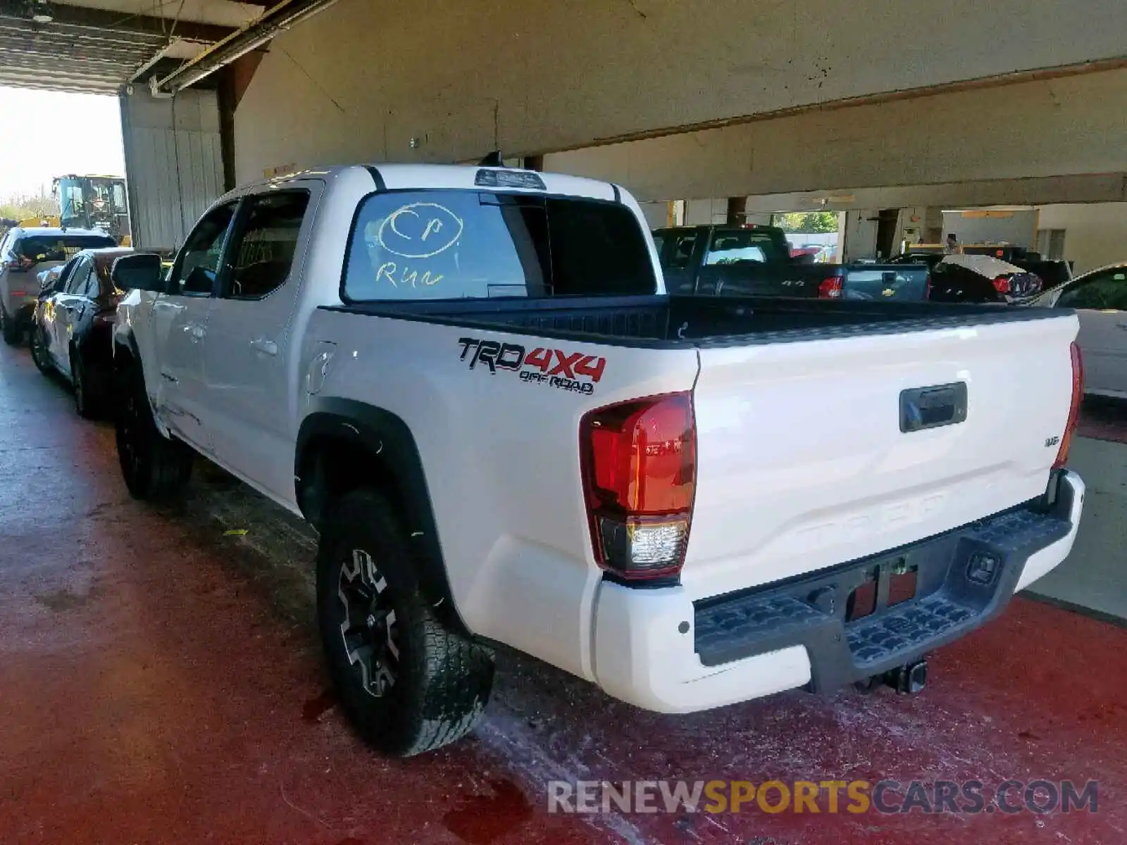 3 Photograph of a damaged car 5TFCZ5AN5KX172416 TOYOTA TACOMA DOU 2019