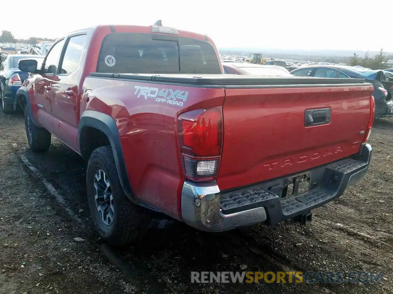 3 Photograph of a damaged car 5TFCZ5AN5KX174179 TOYOTA TACOMA DOU 2019