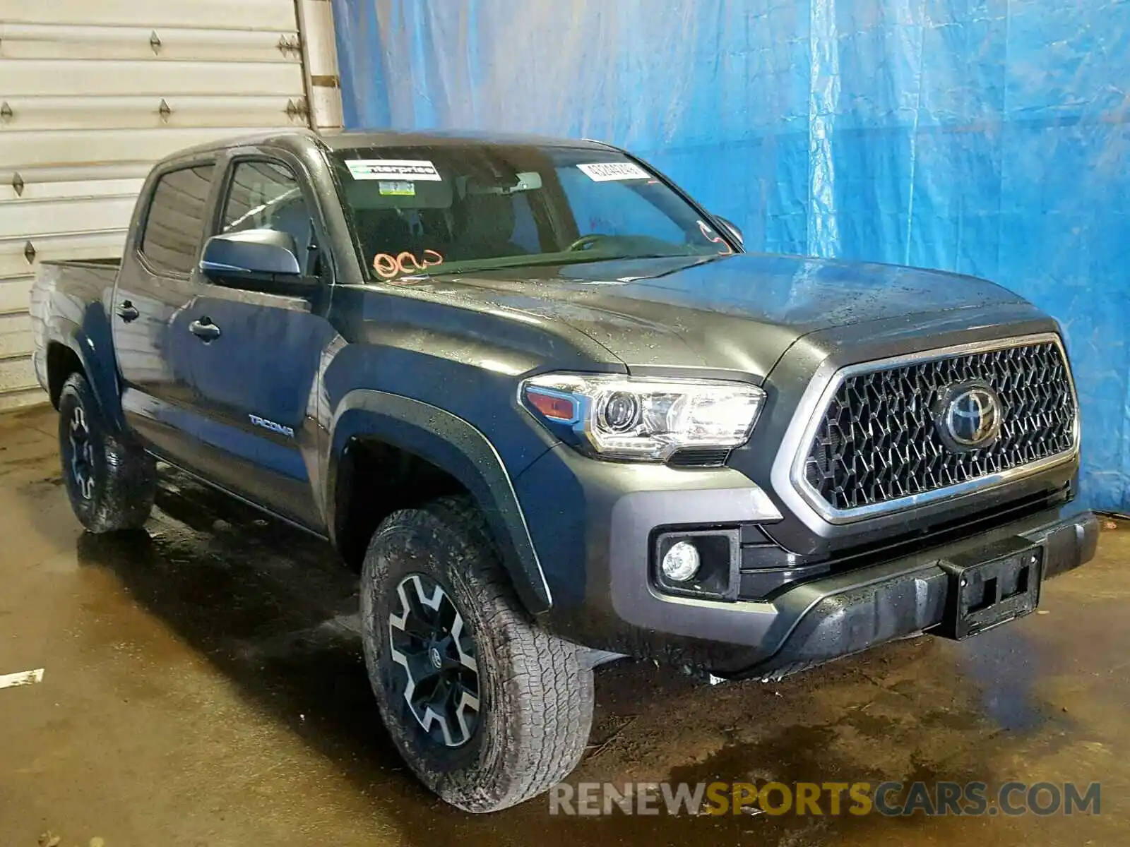 1 Photograph of a damaged car 5TFCZ5AN5KX176370 TOYOTA TACOMA DOU 2019