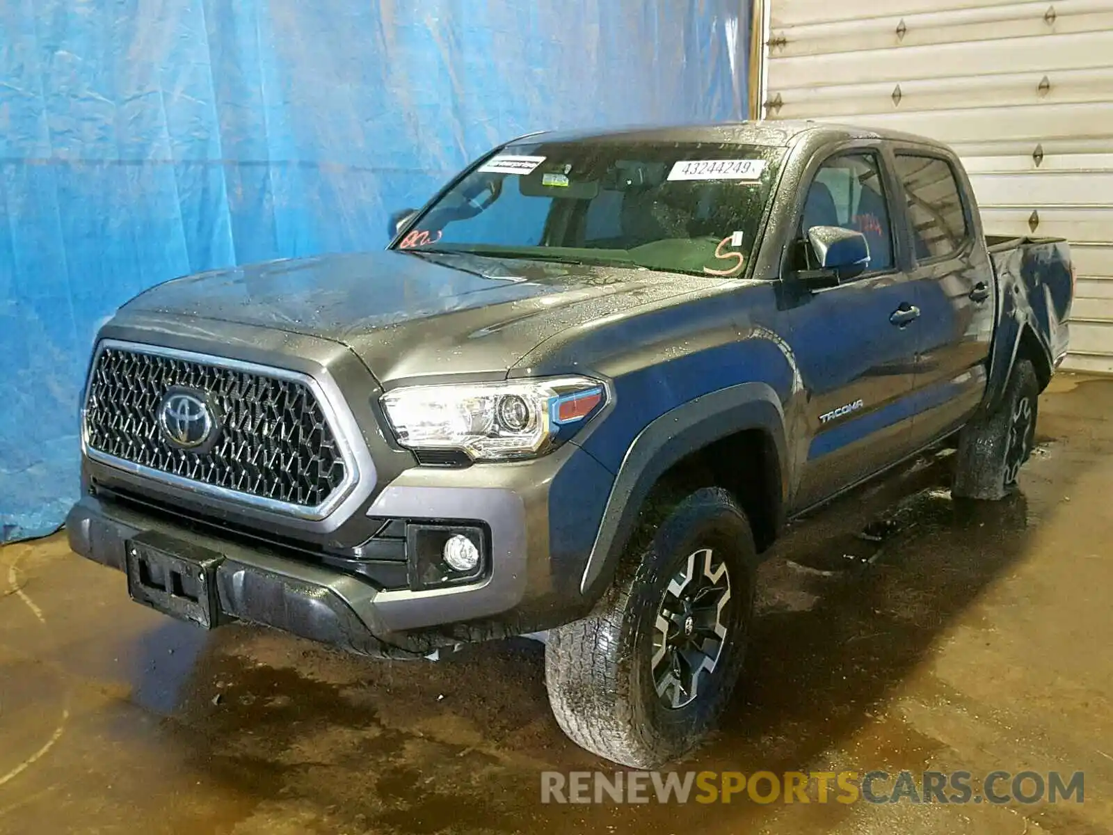 2 Photograph of a damaged car 5TFCZ5AN5KX176370 TOYOTA TACOMA DOU 2019