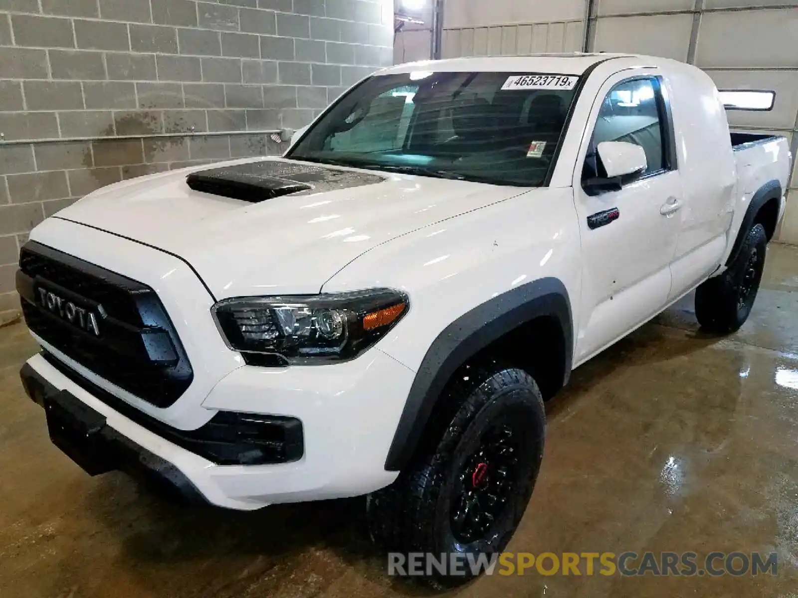 2 Photograph of a damaged car 5TFCZ5AN6KX191895 TOYOTA TACOMA DOU 2019