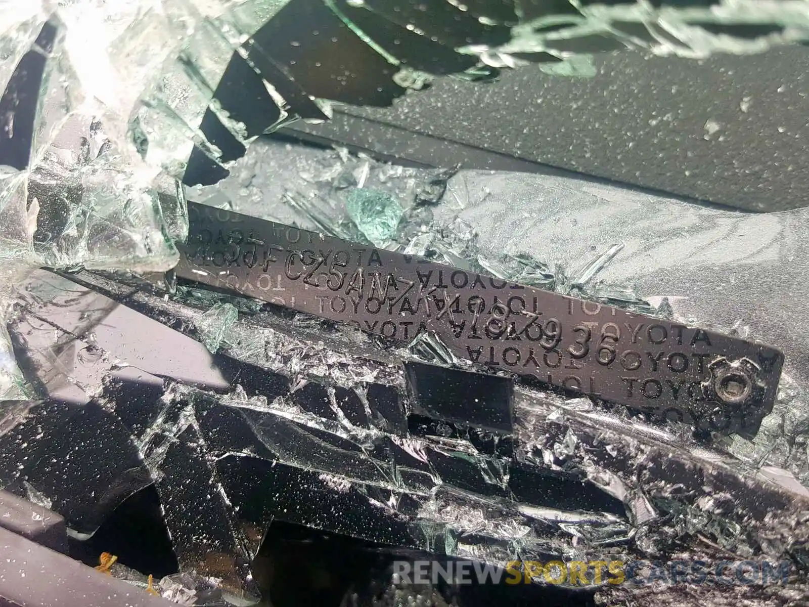 10 Photograph of a damaged car 5TFCZ5AN7KX187936 TOYOTA TACOMA DOU 2019