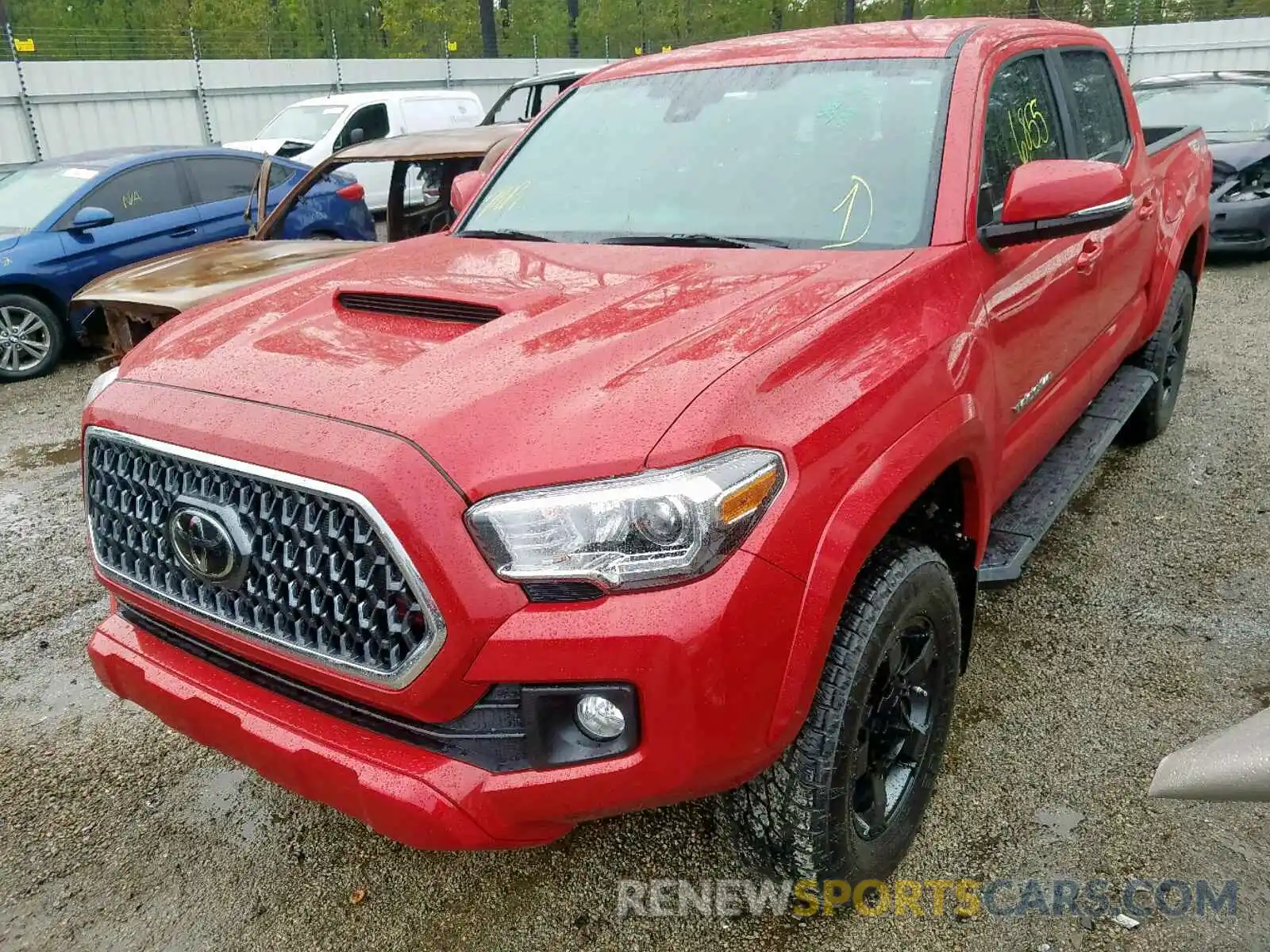 2 Photograph of a damaged car 5TFCZ5AN7KX192165 TOYOTA TACOMA DOU 2019