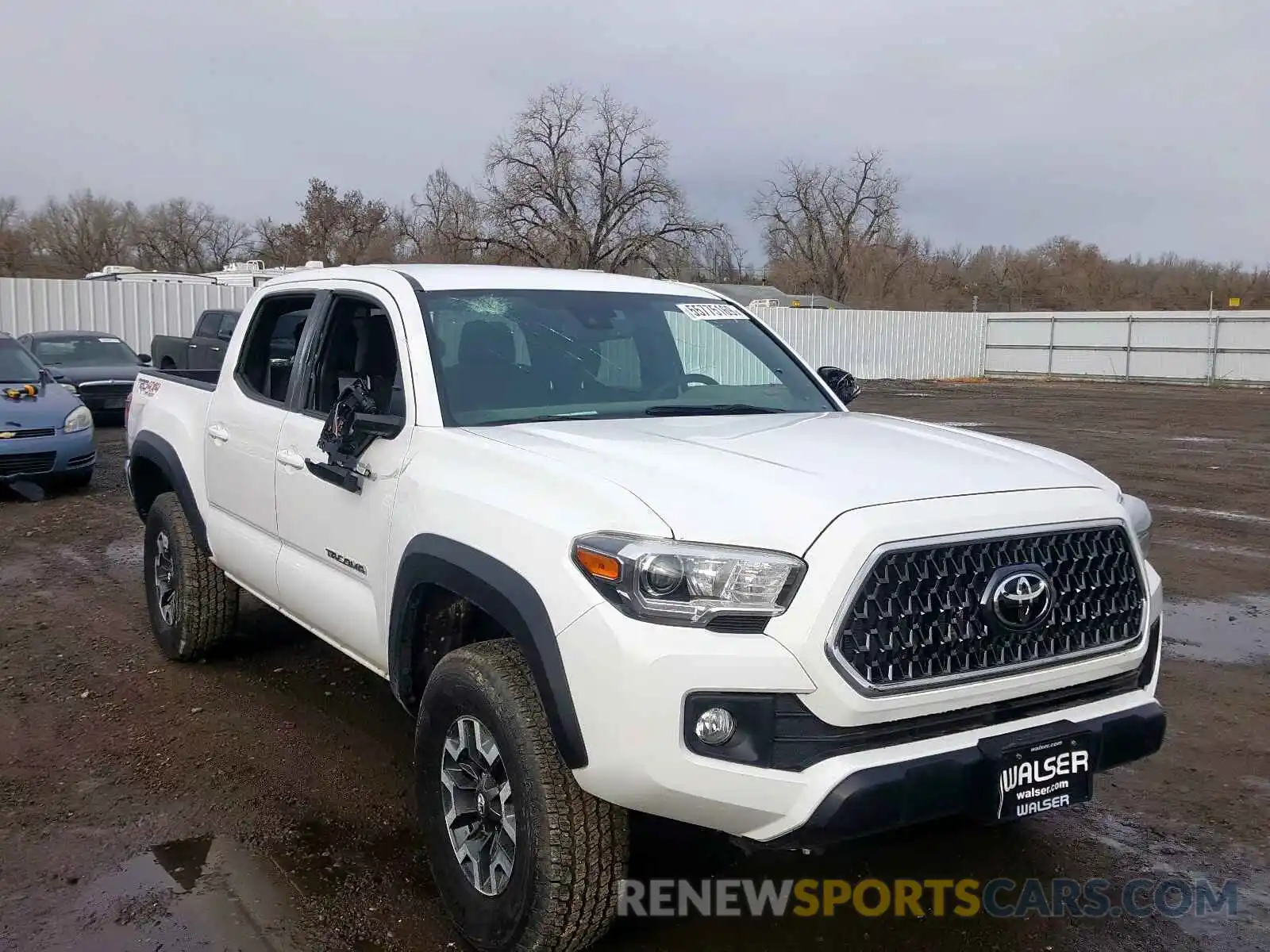 1 Photograph of a damaged car 5TFCZ5AN8KX177450 TOYOTA TACOMA DOU 2019