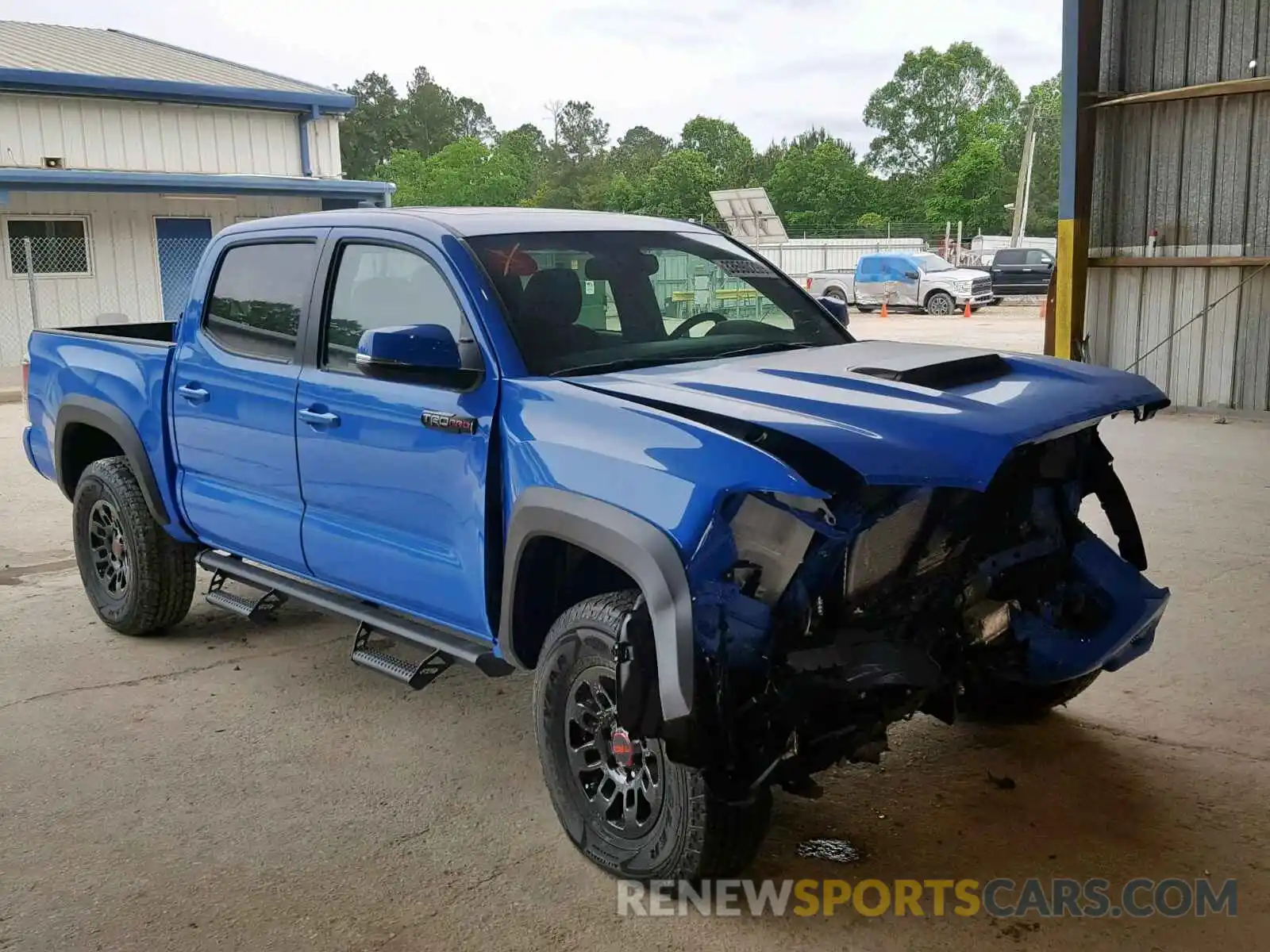 1 Photograph of a damaged car 5TFCZ5AN8KX181756 TOYOTA TACOMA DOU 2019