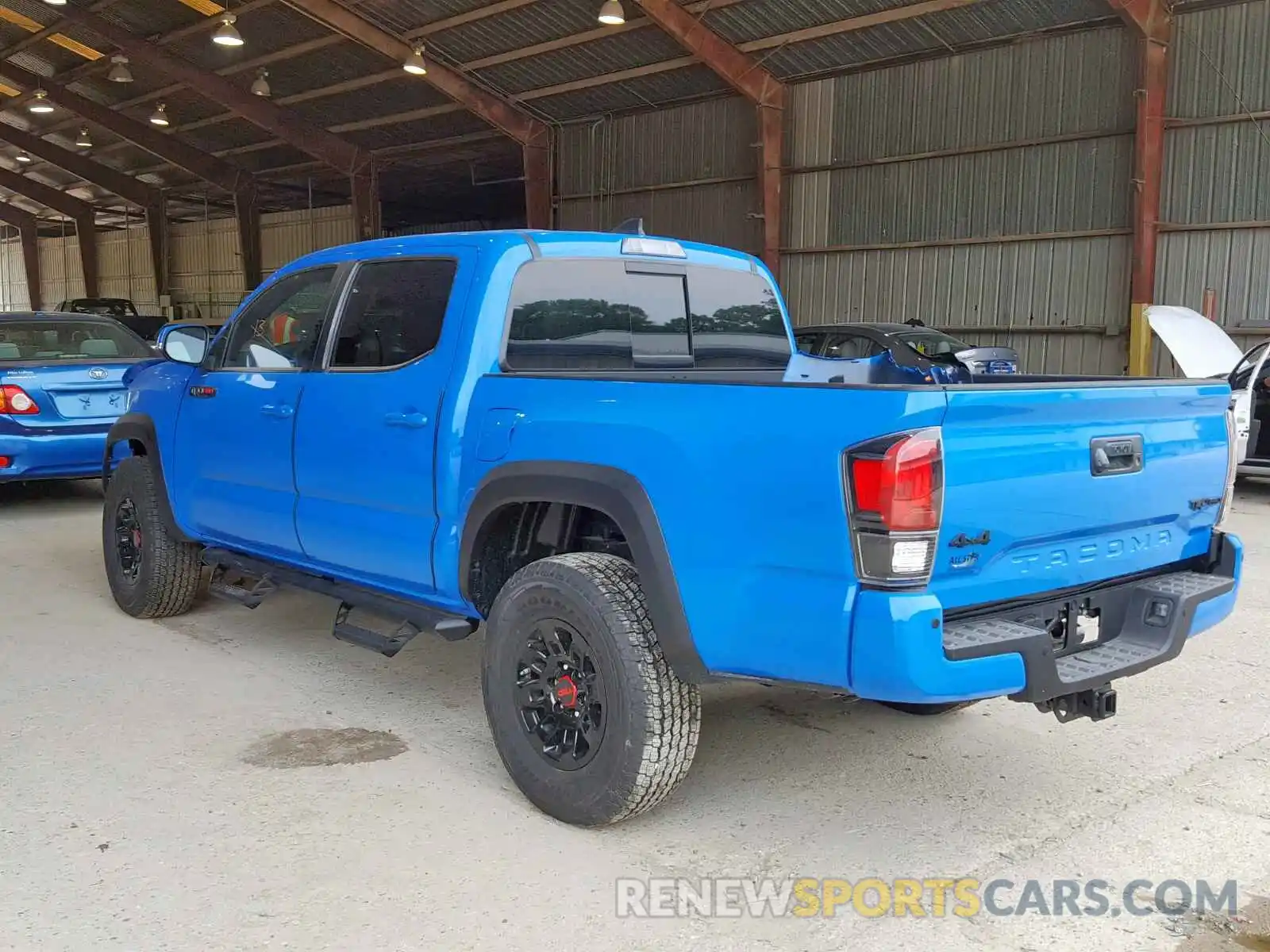 3 Photograph of a damaged car 5TFCZ5AN8KX181756 TOYOTA TACOMA DOU 2019