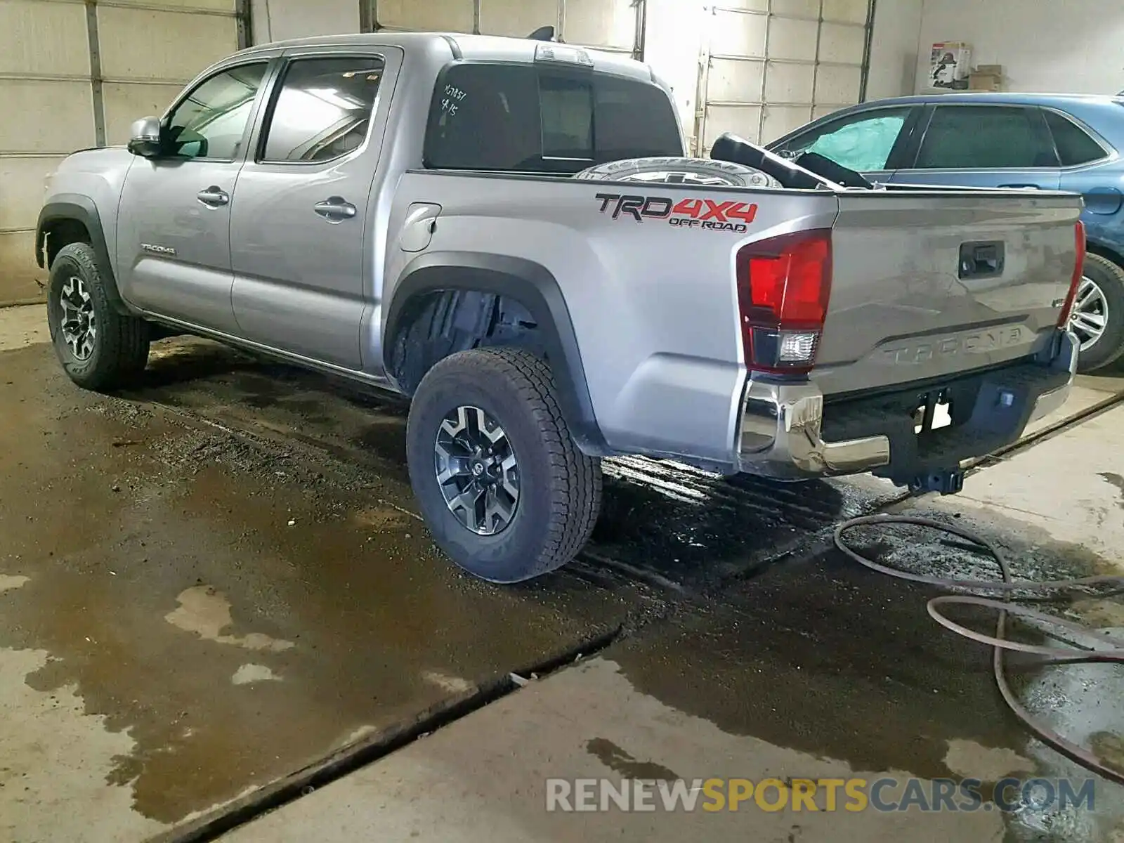 3 Photograph of a damaged car 5TFCZ5AN9KX167851 TOYOTA TACOMA DOU 2019