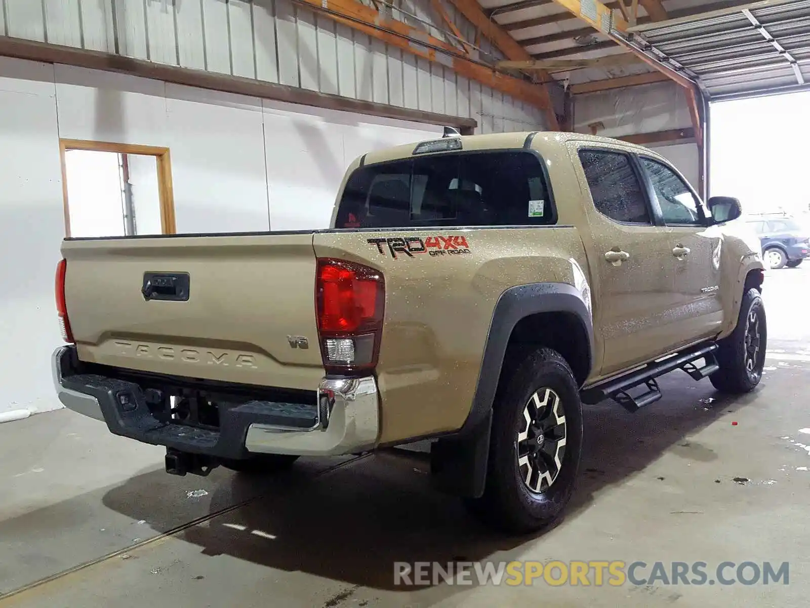 4 Photograph of a damaged car 5TFCZ5AN9KX174038 TOYOTA TACOMA DOU 2019