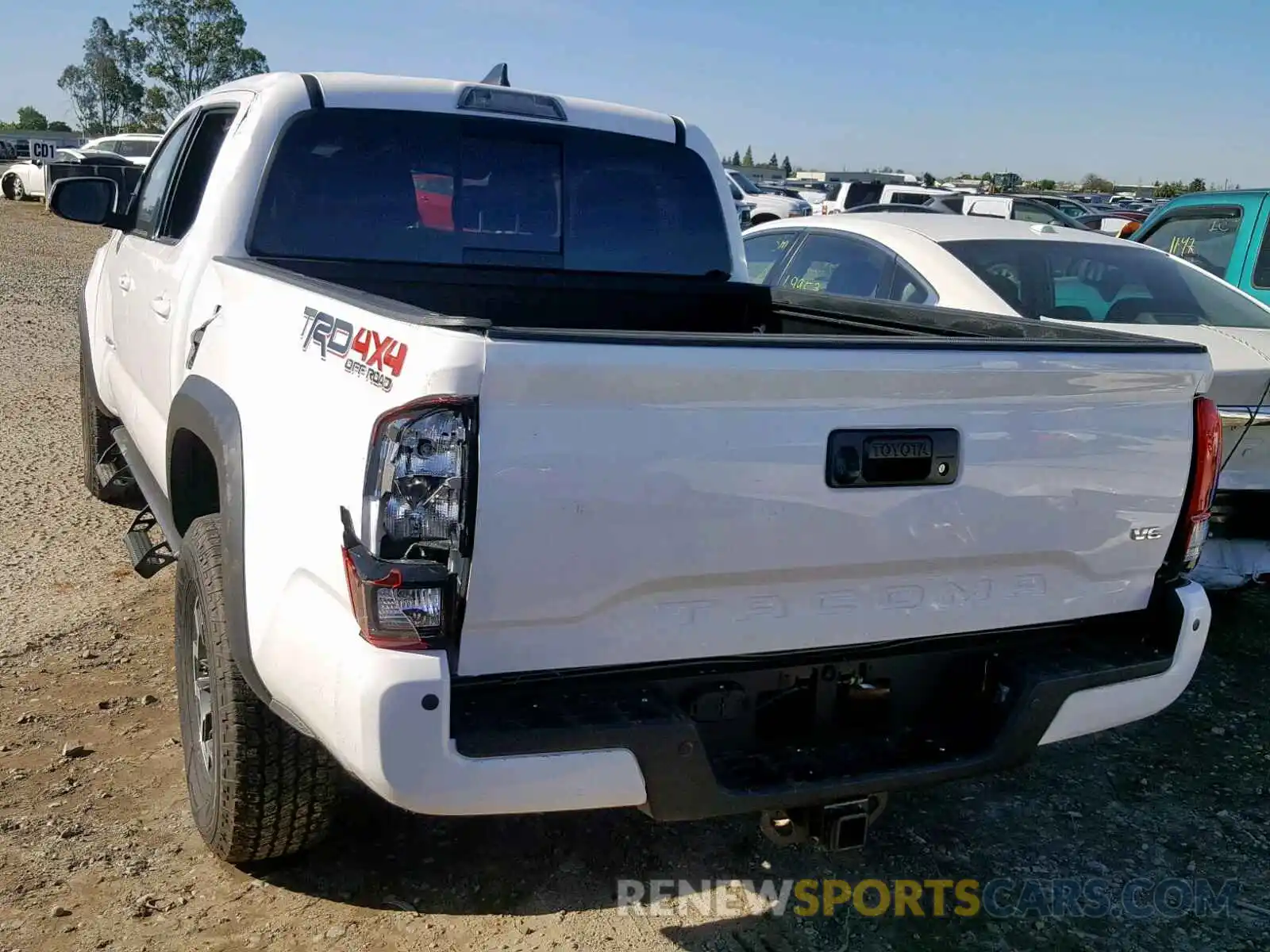 3 Photograph of a damaged car 5TFCZ5AN9KX188764 TOYOTA TACOMA DOU 2019