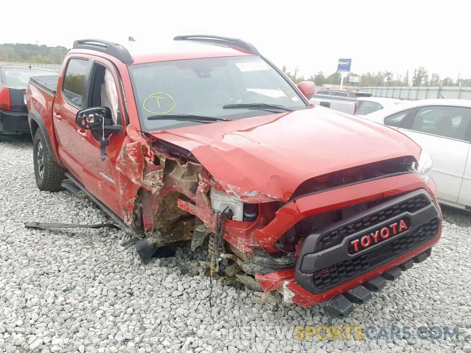 1 Photograph of a damaged car 5TFCZ5ANXKX167406 TOYOTA TACOMA DOU 2019