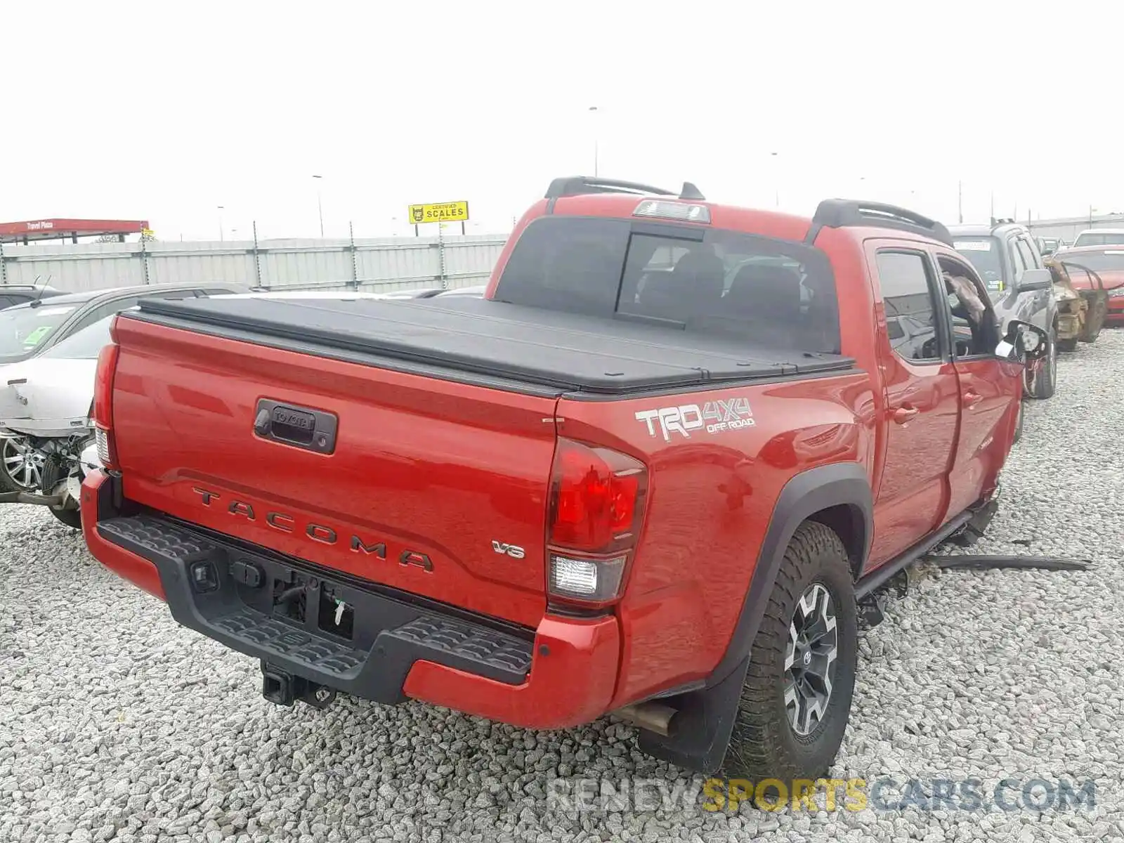 4 Фотография поврежденного автомобиля 5TFCZ5ANXKX167406 TOYOTA TACOMA DOU 2019