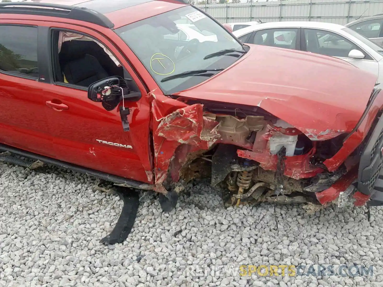 9 Photograph of a damaged car 5TFCZ5ANXKX167406 TOYOTA TACOMA DOU 2019