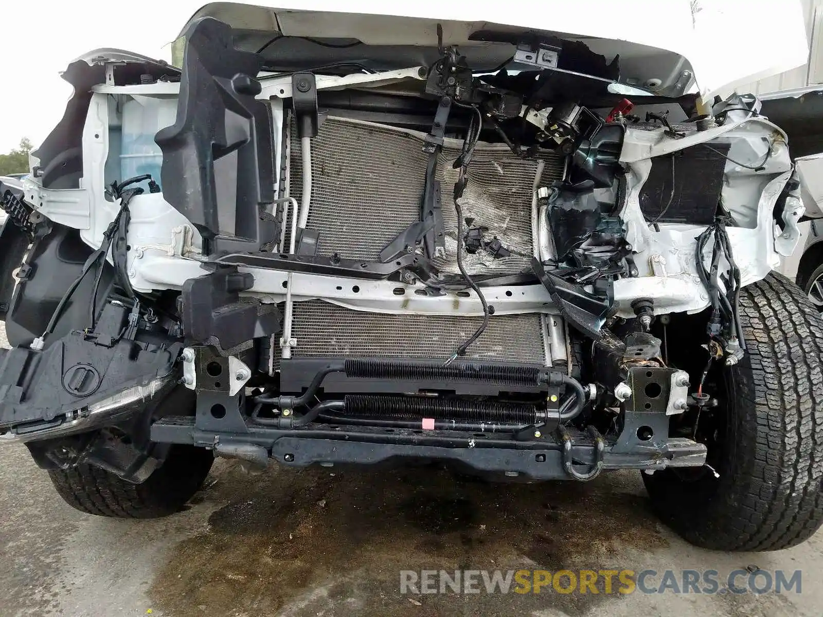 9 Фотография поврежденного автомобиля 5TFCZ5ANXKX169897 TOYOTA TACOMA DOU 2019