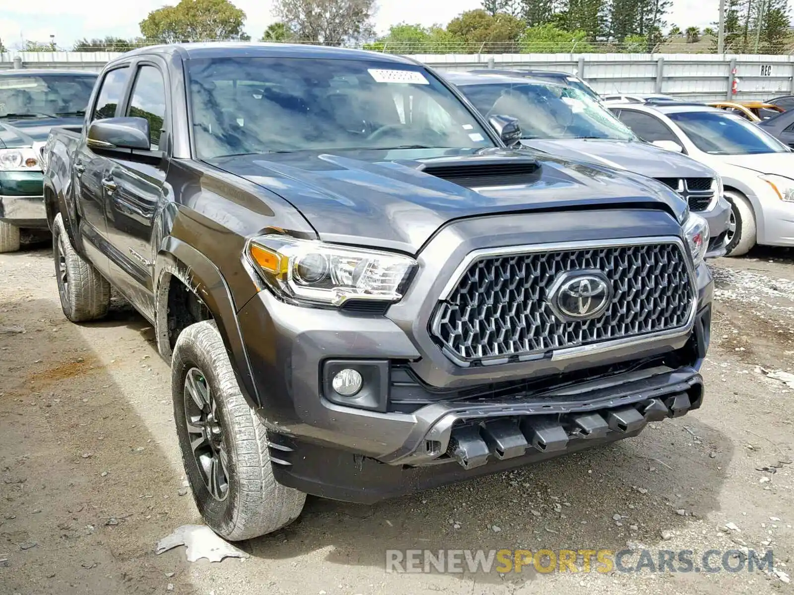 1 Photograph of a damaged car 5TFCZ5ANXKX171147 TOYOTA TACOMA DOU 2019